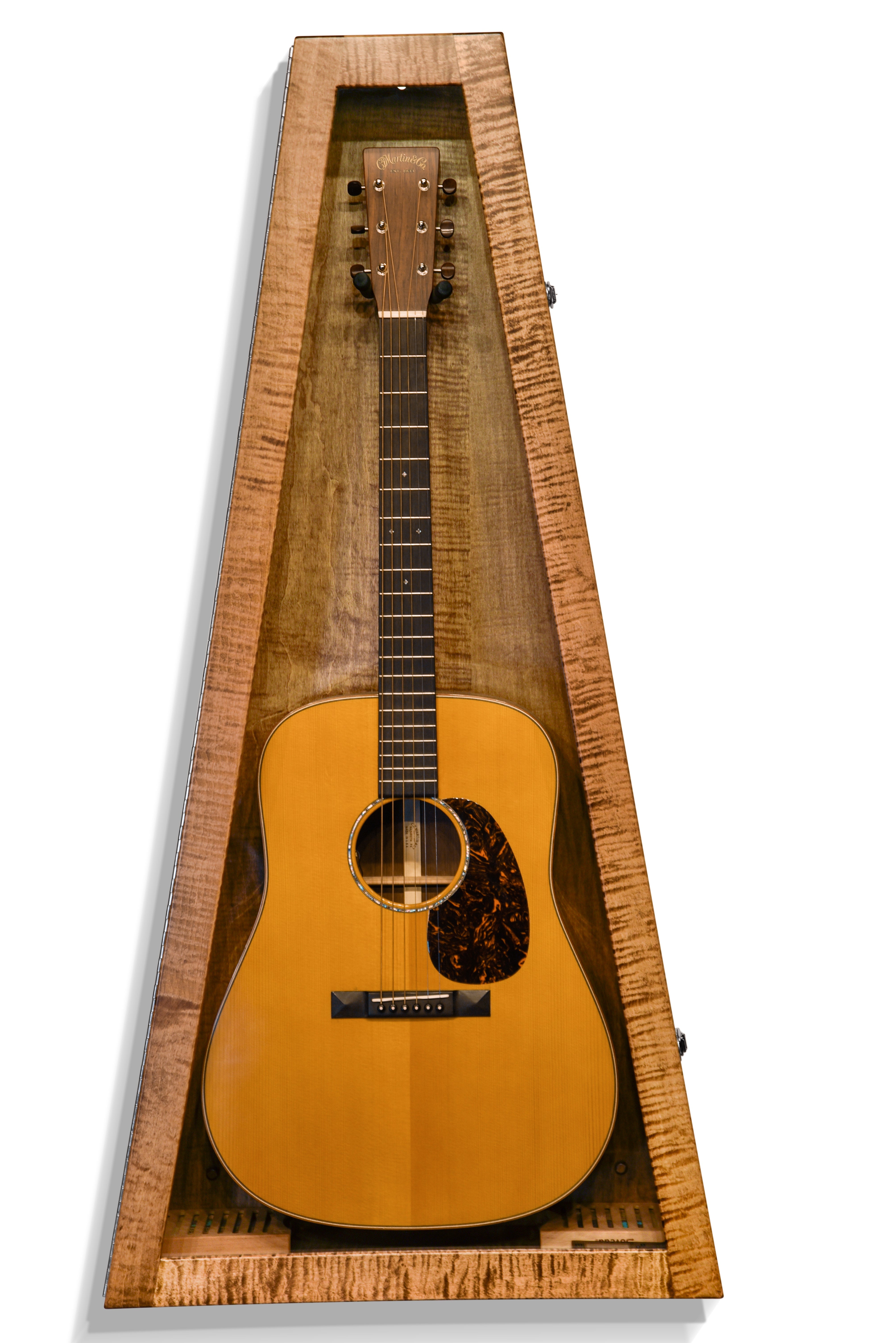 ClimaCase Triangle Humidor - Flamed Maple with Provincial Stain