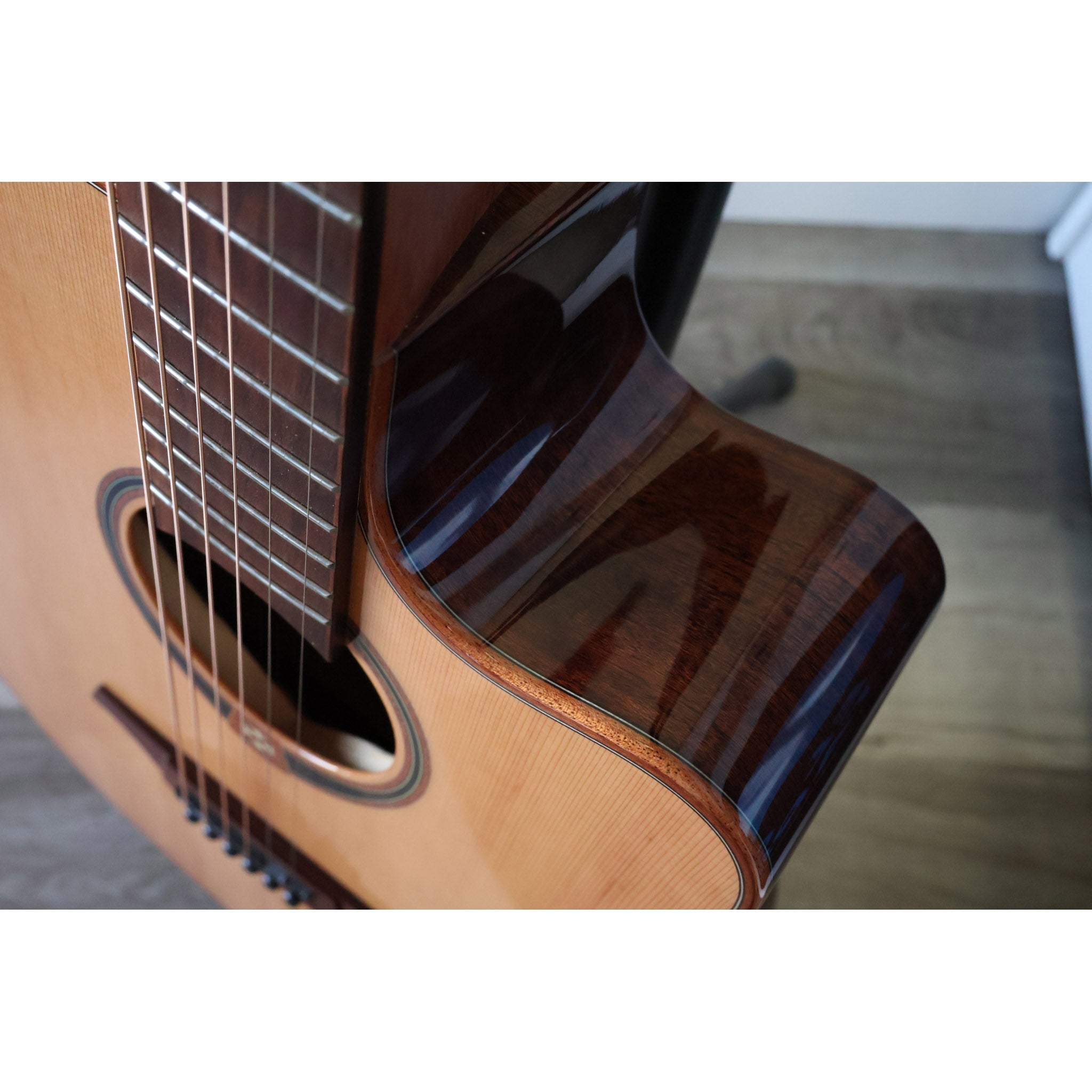 LAG T118DCE Dreadnought Cutaway Acoustic-Electric Guitar