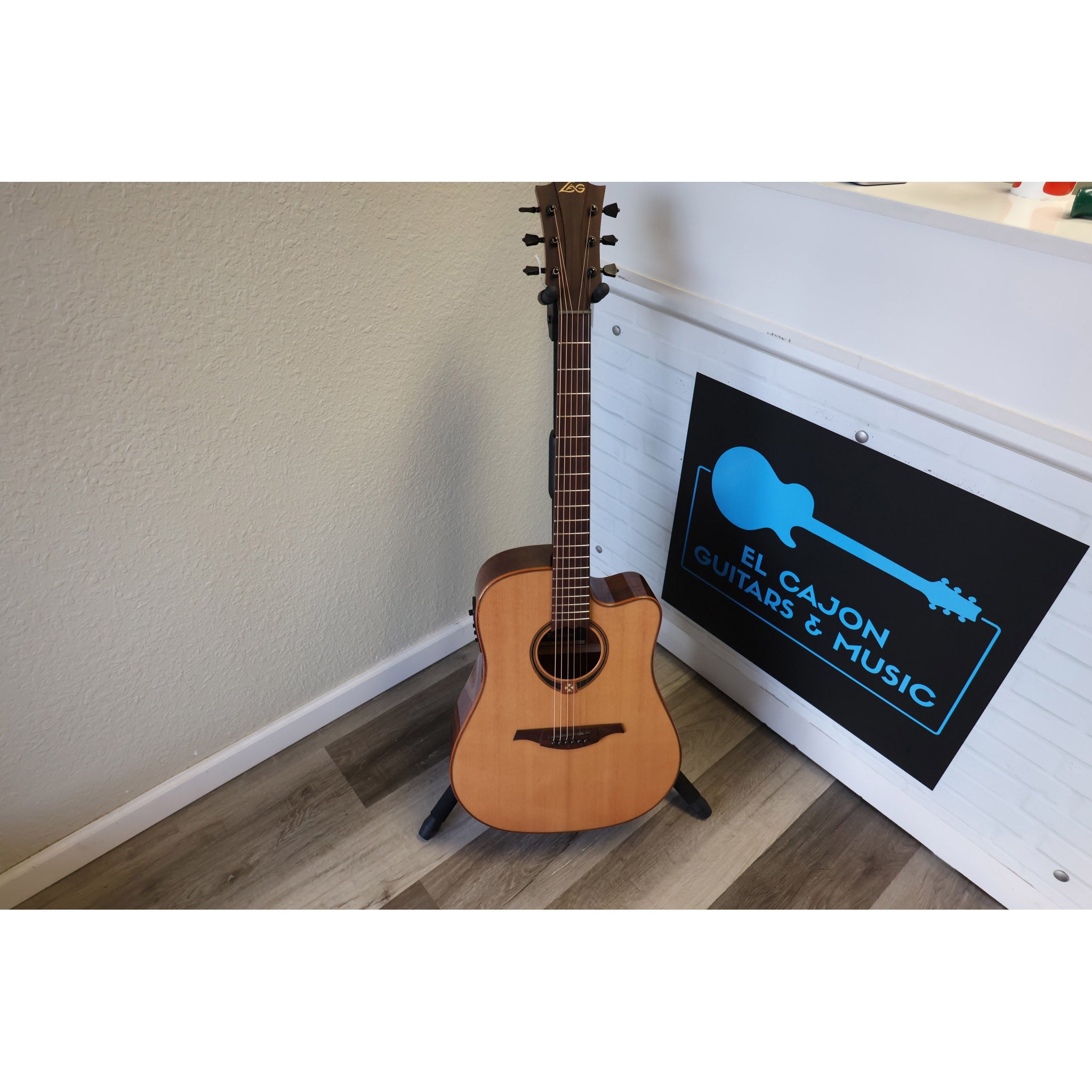 LAG T118DCE Dreadnought Cutaway Acoustic-Electric Guitar