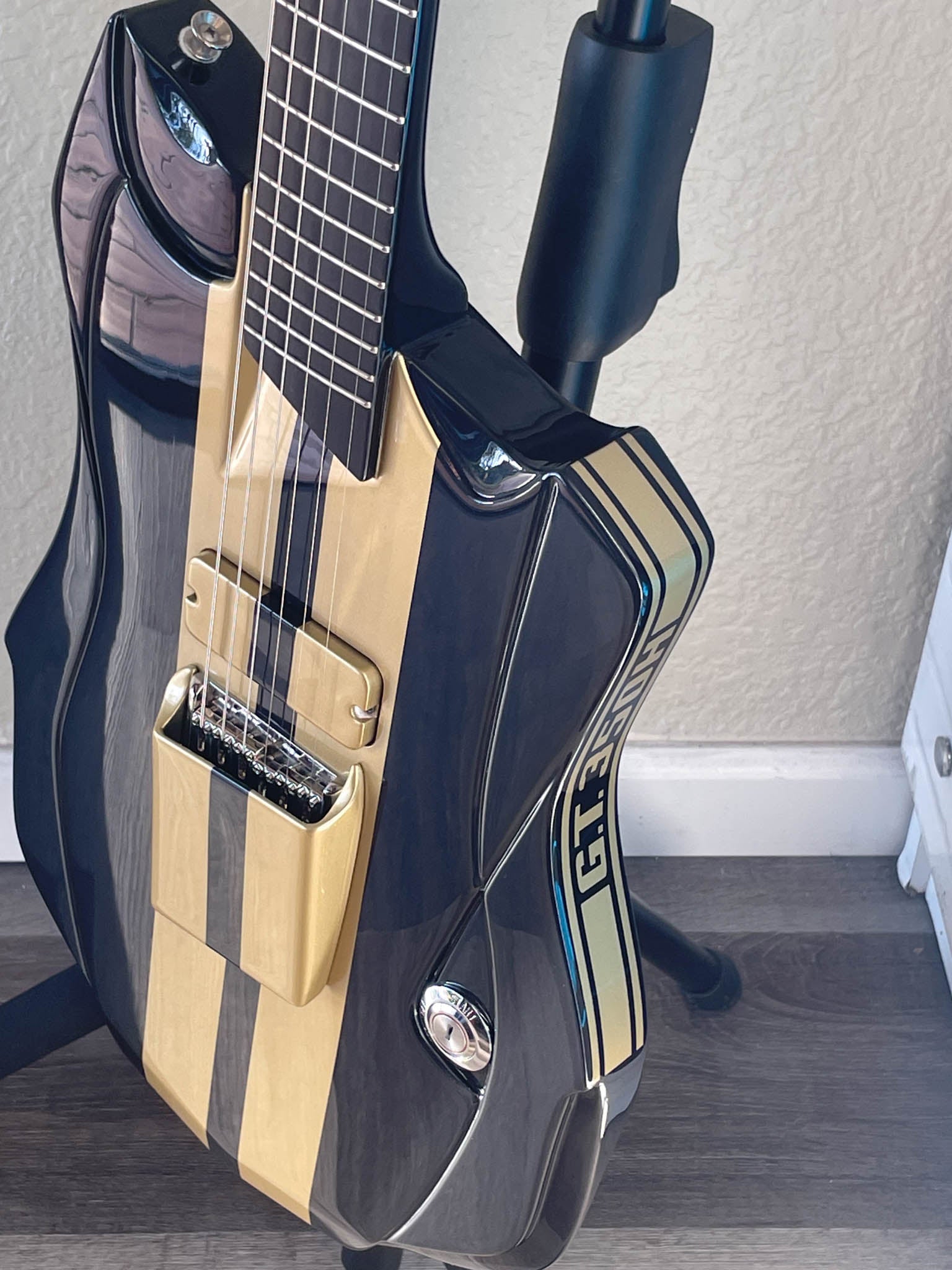 Wild Custom Guitars 1966 FORD MUSTANG GT350H