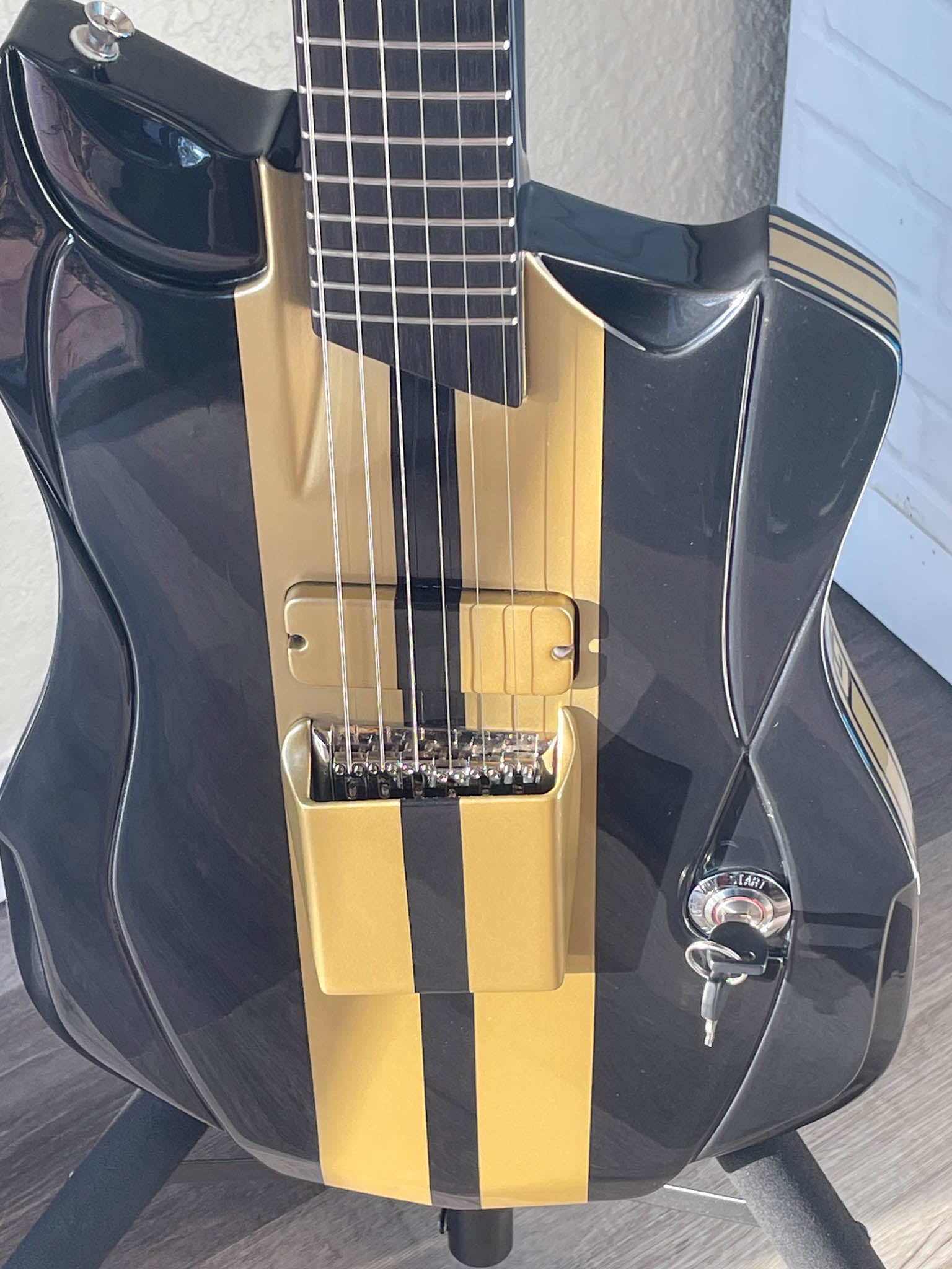 Wild Custom Guitars 1966 FORD MUSTANG GT350H