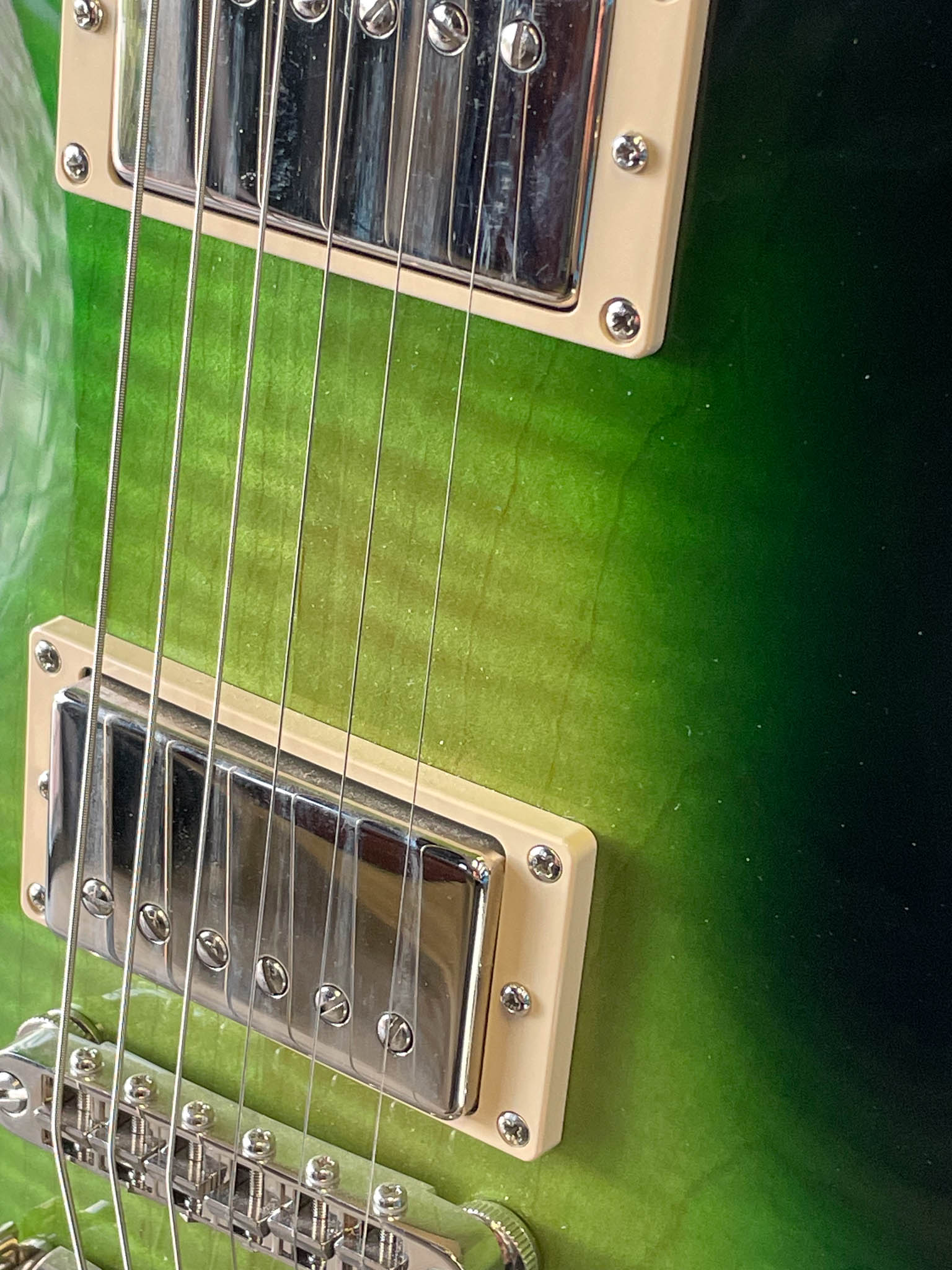 Wild Customs Baroness Green Burst