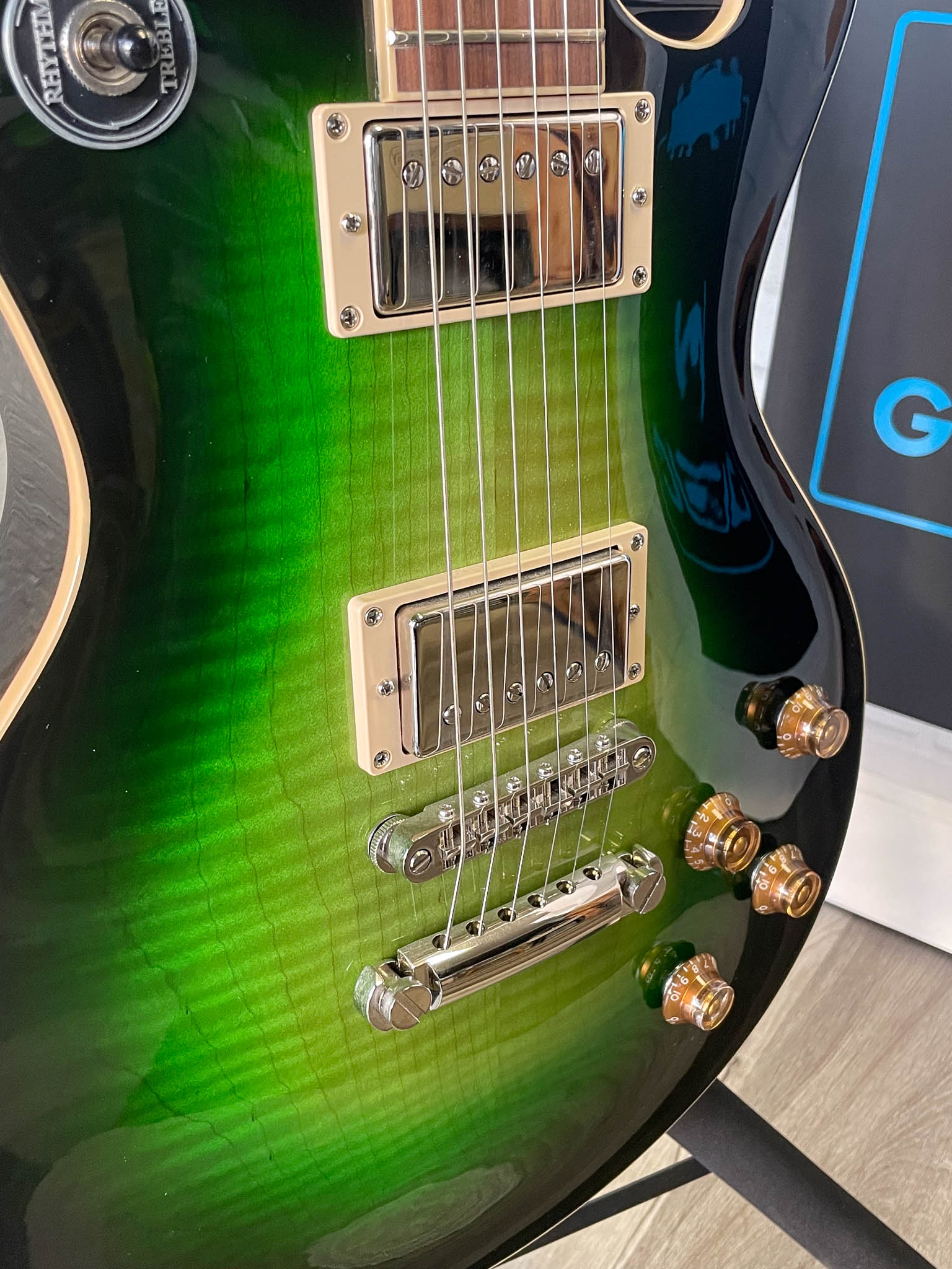 Wild Customs Baroness Green Burst