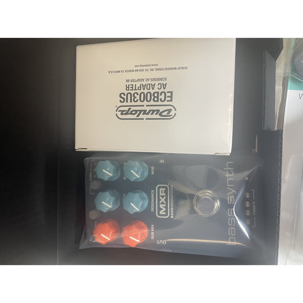 MXR Bass Synth Pedal (MB301) – Holiday Bundle w/ Stagg Wall Hanger & Tortex Flow Picks