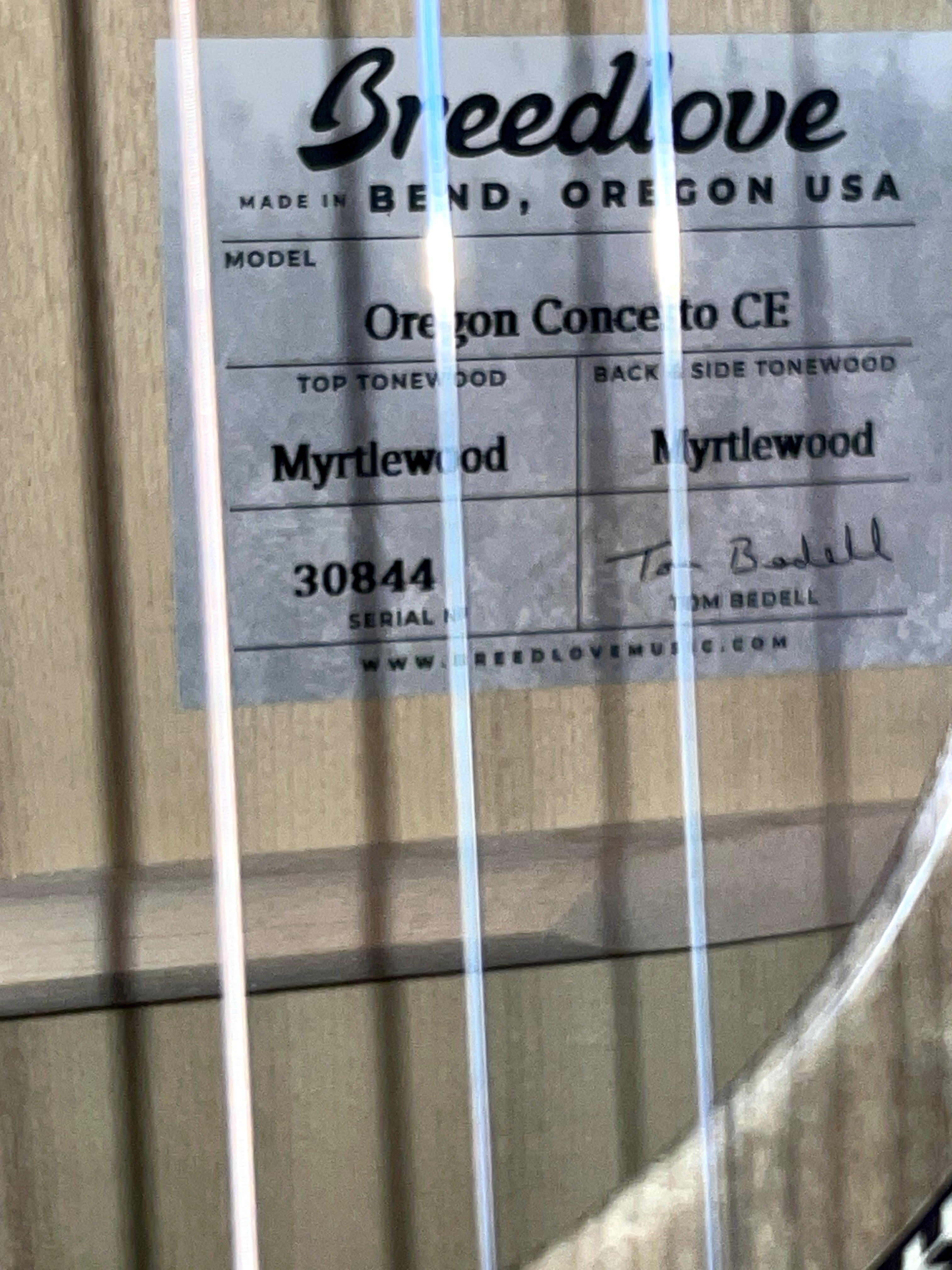 Oregon Dreadnought Concerto CE Myrtlewood-Myrtlewood with Deluxe Breedlove Case