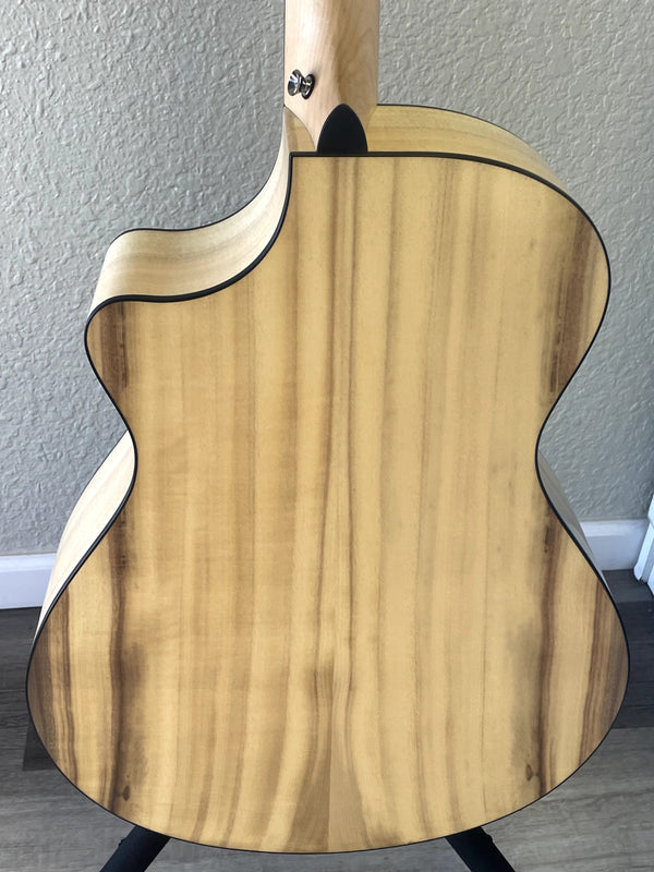 Oregon Dreadnought Concerto CE Myrtlewood-Myrtlewood with Deluxe Breedlove Case