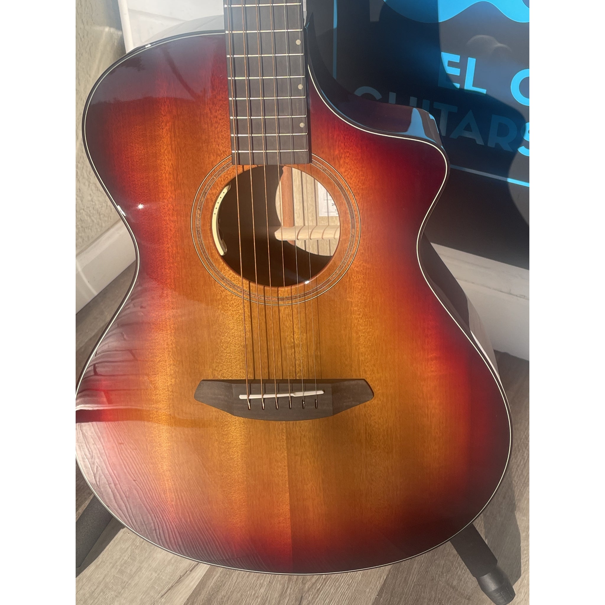 Breedlove USA Made Oregon Concert Old Fashioned CASE INCLUDED CE Myrtlewood-Myrtlewood