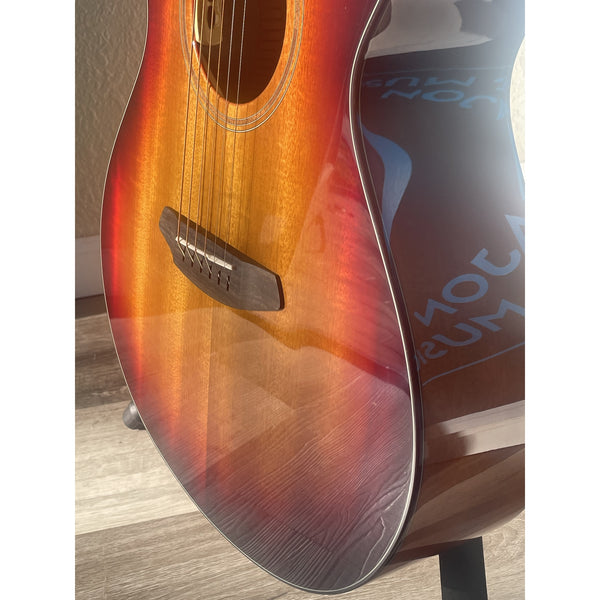 Breedlove USA Made Oregon Concert Old Fashioned CASE INCLUDED CE Myrtlewood-Myrtlewood