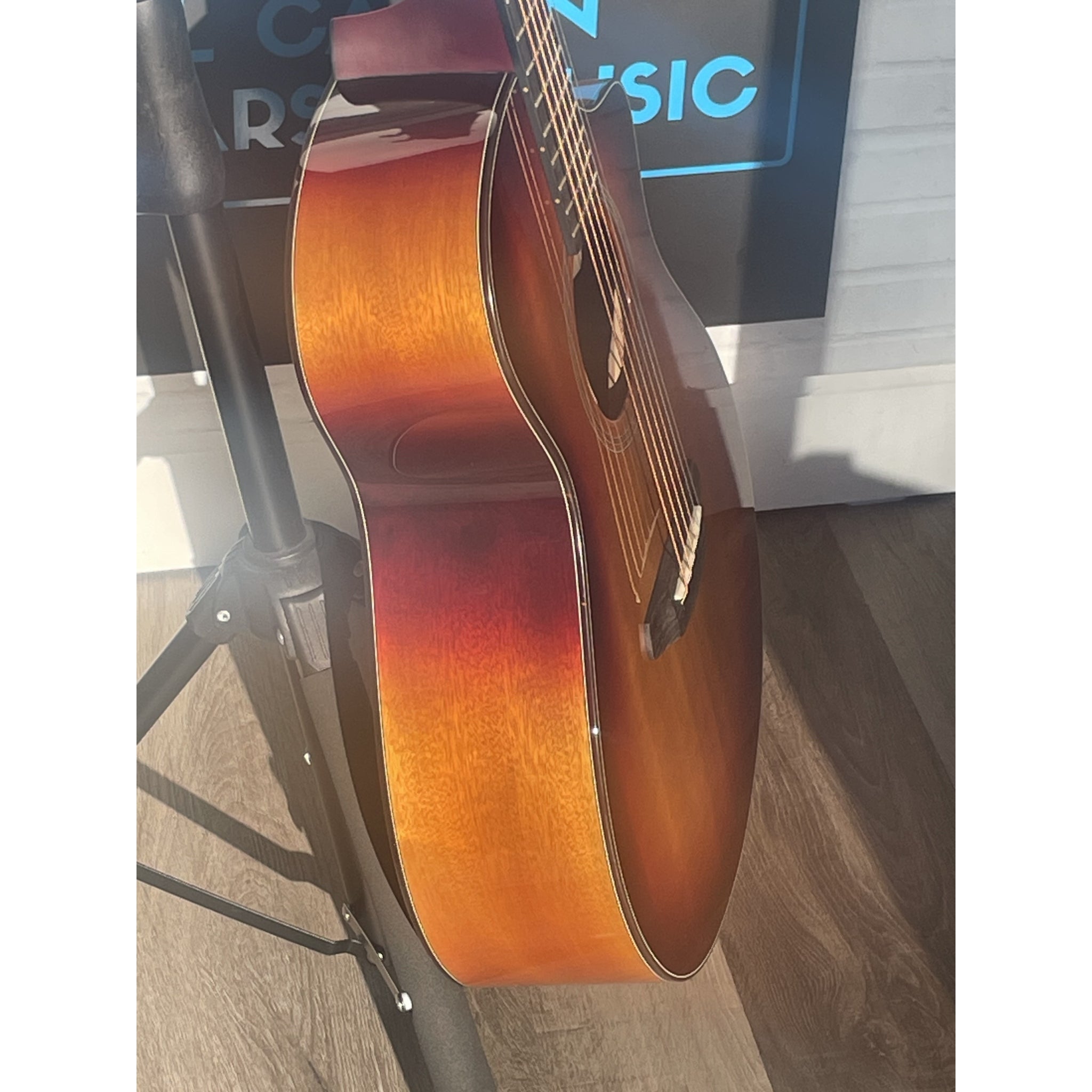 Breedlove USA Made Oregon Concert Old Fashioned CASE INCLUDED CE Myrtlewood-Myrtlewood