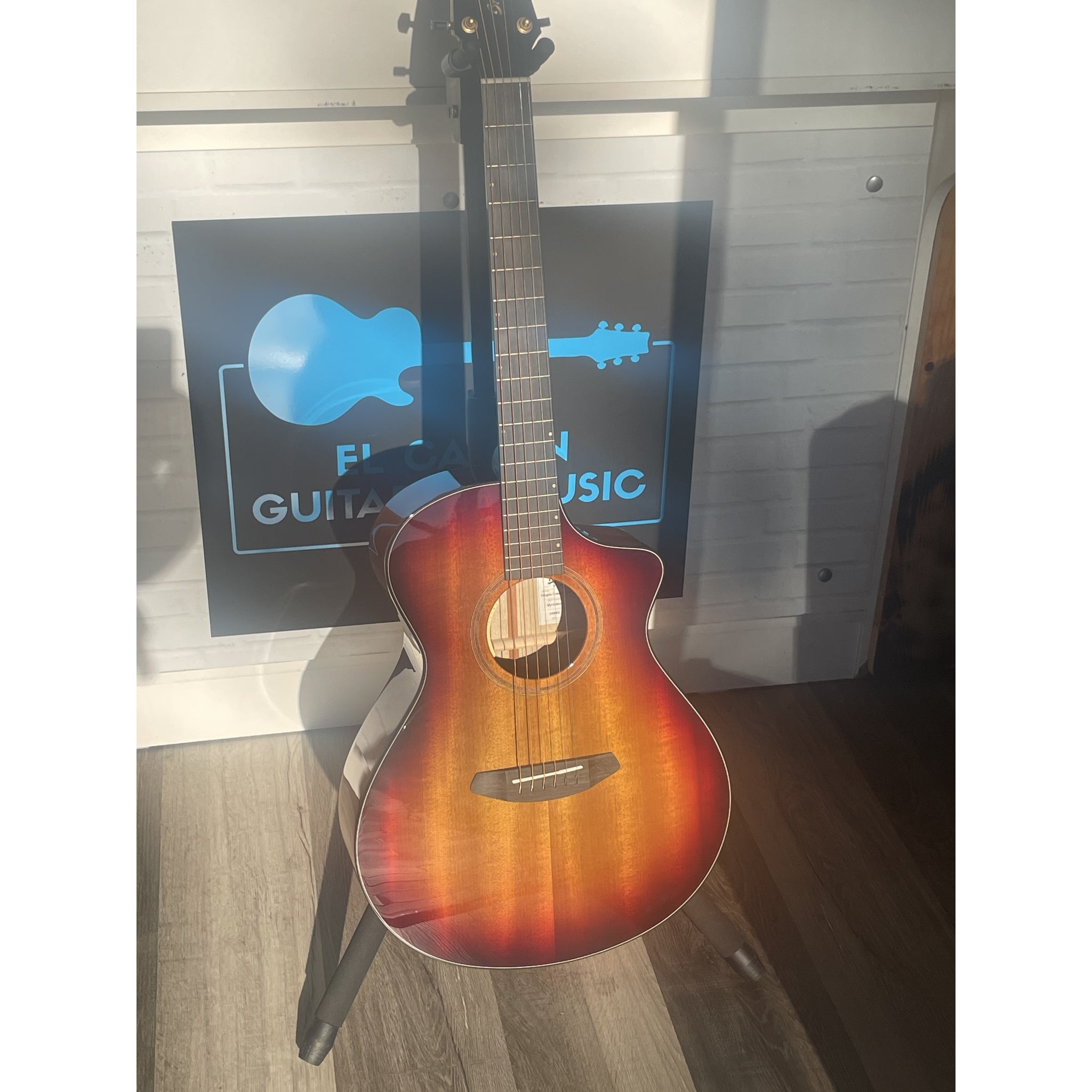 Breedlove USA Made Oregon Concert Old Fashioned CASE INCLUDED CE Myrtlewood-Myrtlewood