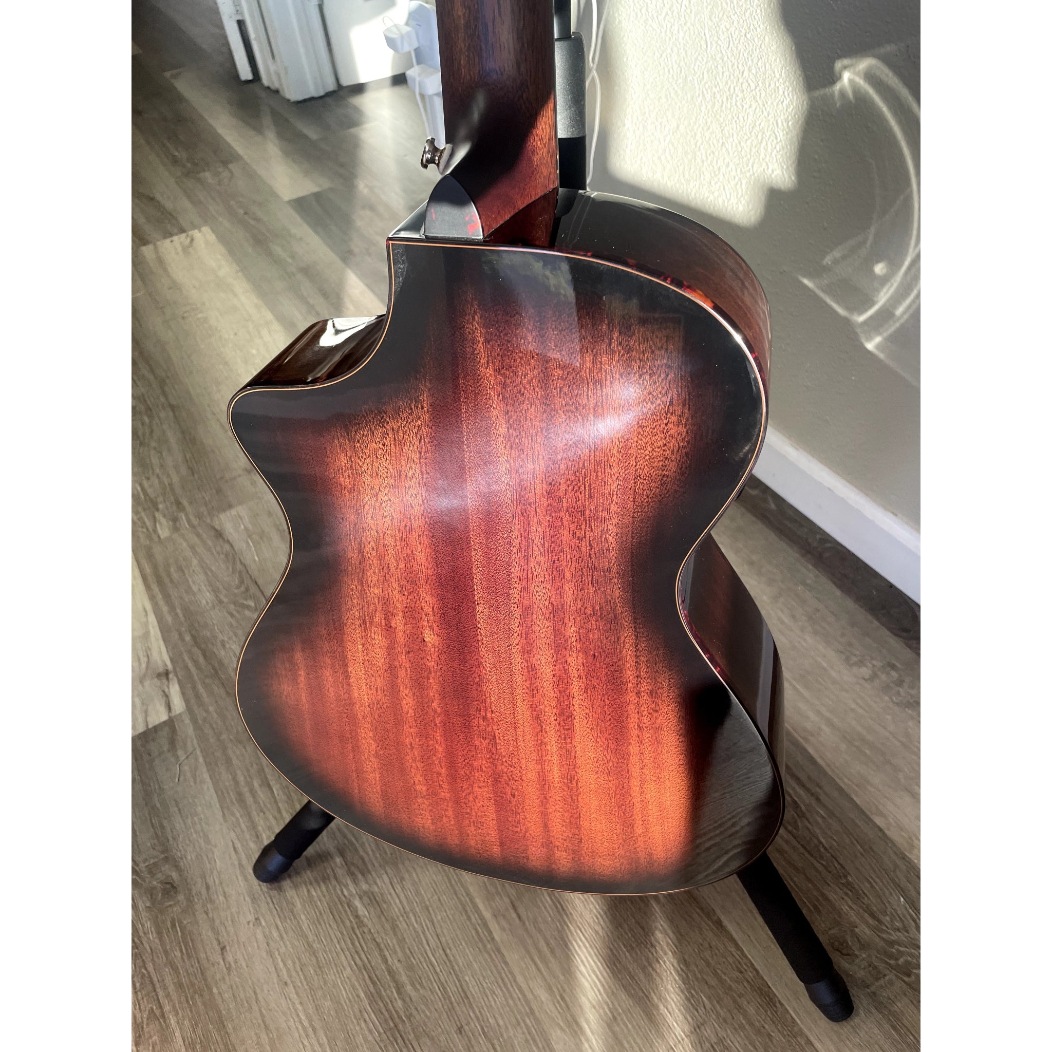 Breedlove Performer Pro Concertina (Parlor) CE — European Spruce / African Mahogany — Aged Toner