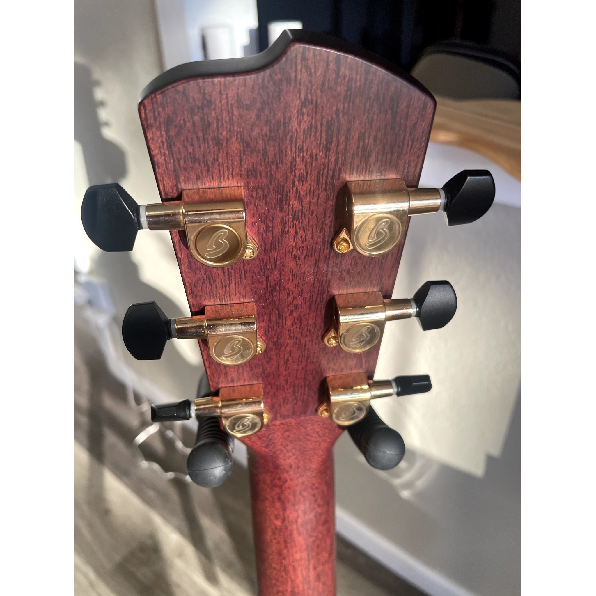 Breedlove Performer Pro Concertina (Parlor) CE — European Spruce / African Mahogany — Aged Toner