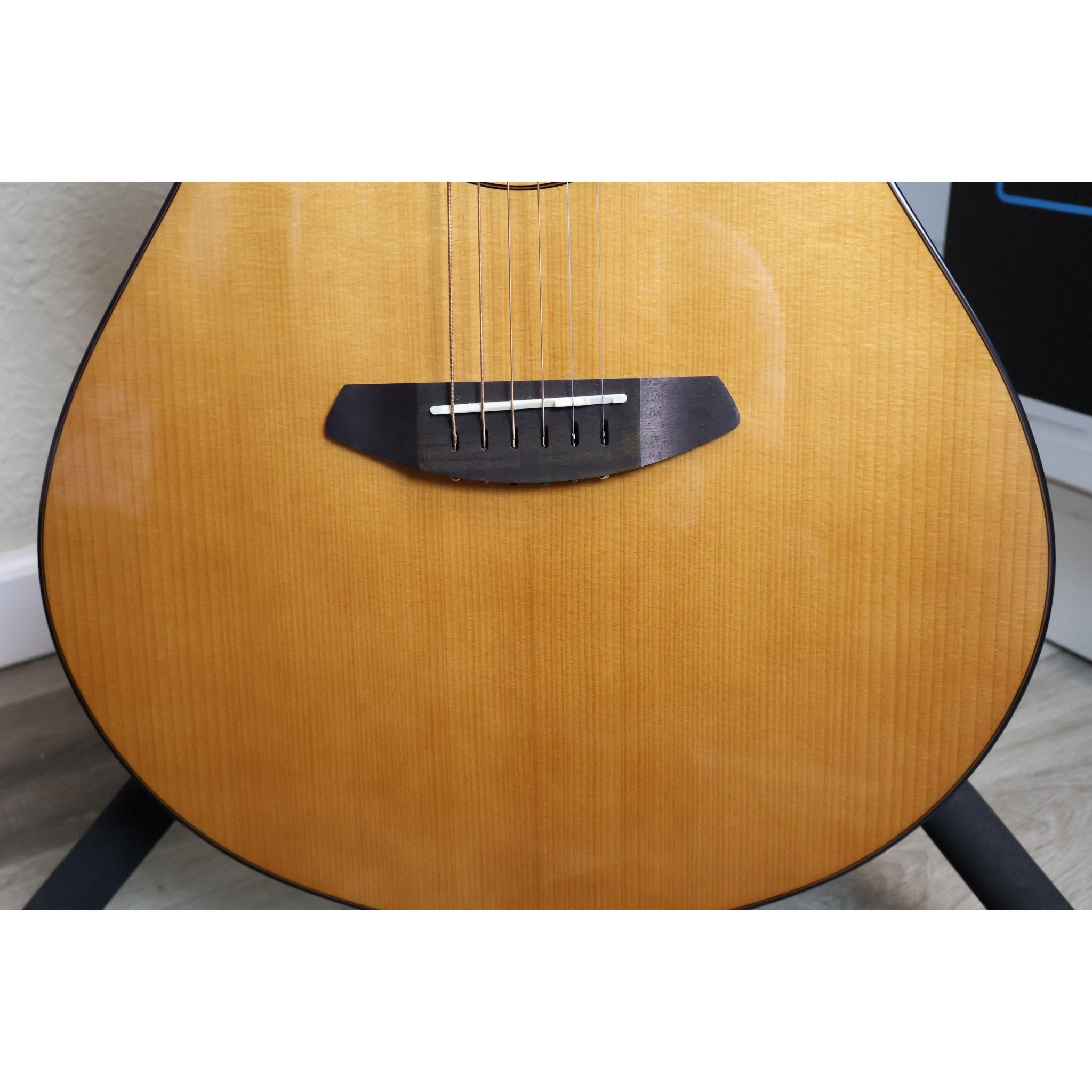 Breedlove Performer Pro Concert Thinline CE — All-Solid Spruce/Rosewood — Aged Toner (w/ Hardshell Case)