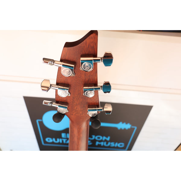 Breedlove Discovery S Concert Acoustic-Electric Guitar – Natural Satin