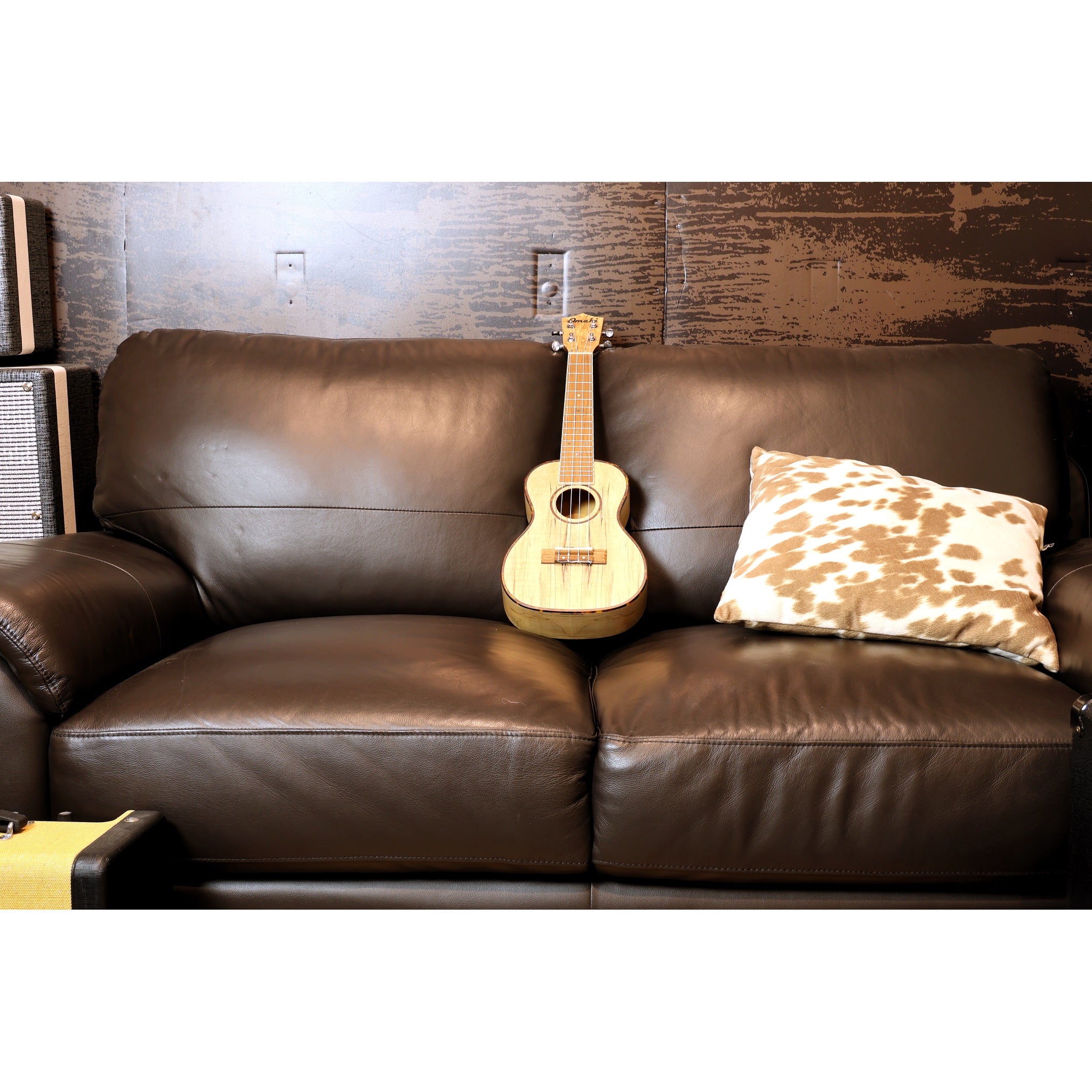 Amahi UK770C Concert Ukulele – Spalted Maple with Gig Bag