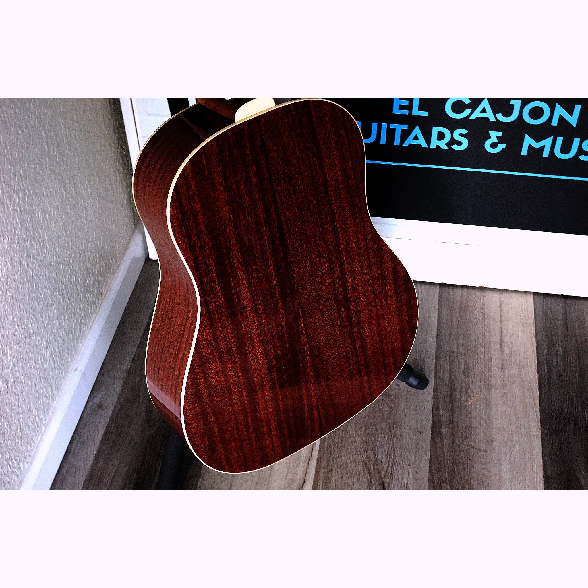 Guild DS-240 Memoir Vintage Sunburst Slope Shoulder Acoustic