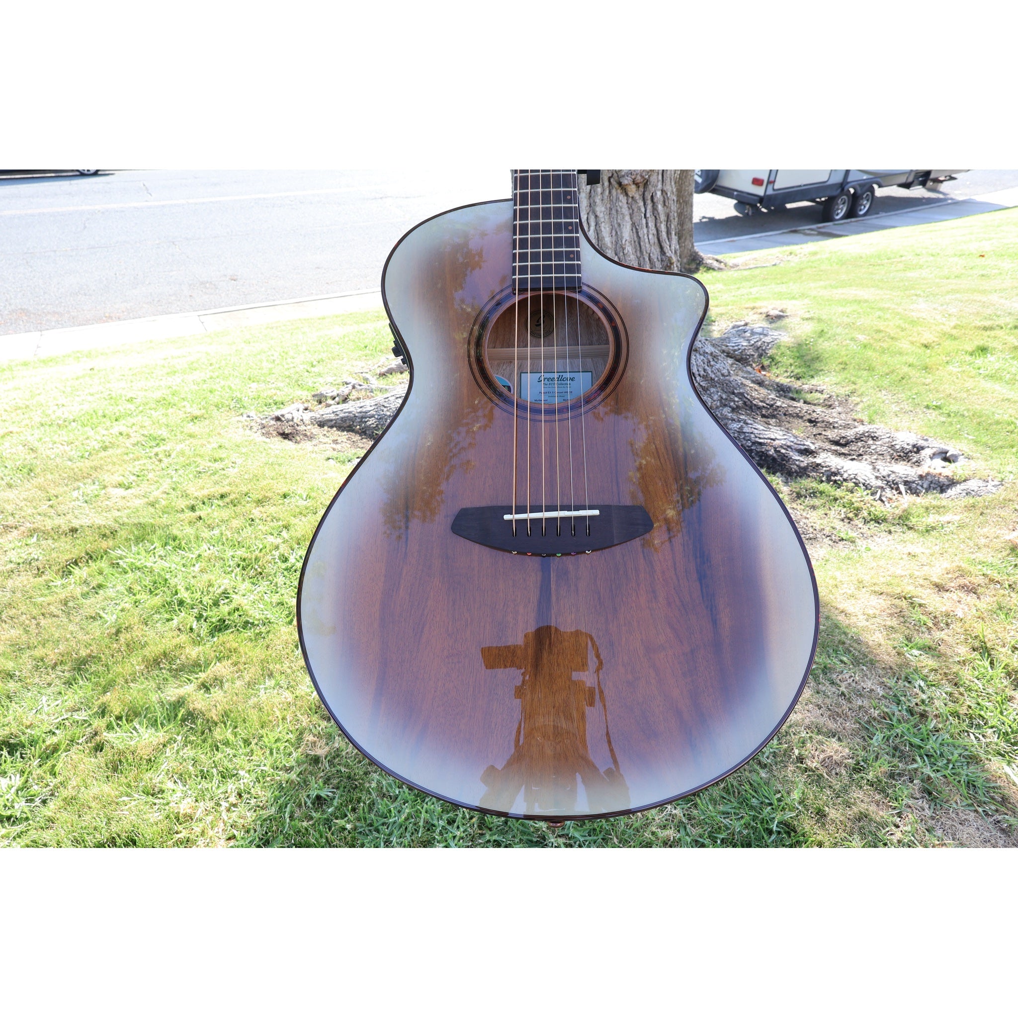 Breedlove Pursuit Exotic S Limited Edition Concert CE Acoustic-Electric Guitar – White Sand