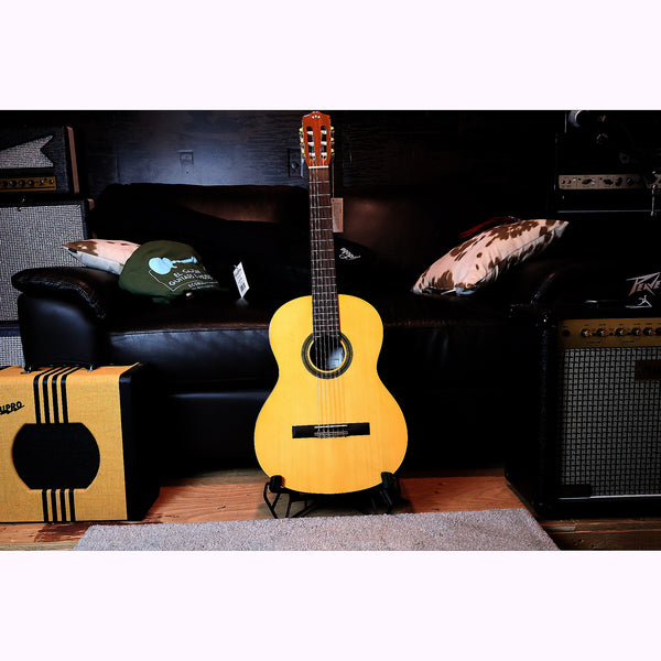 Córdoba C1 Gloss Classical Guitar with Gig Bag