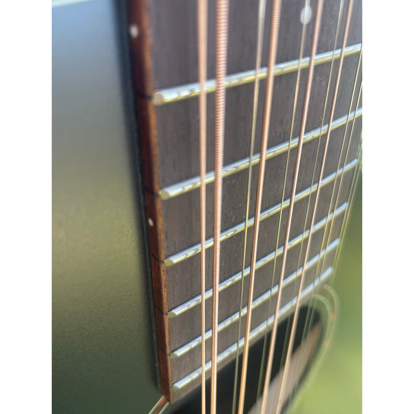 Breedlove Discovery S Concert Satin Black 12 String CE European-African Mahogany