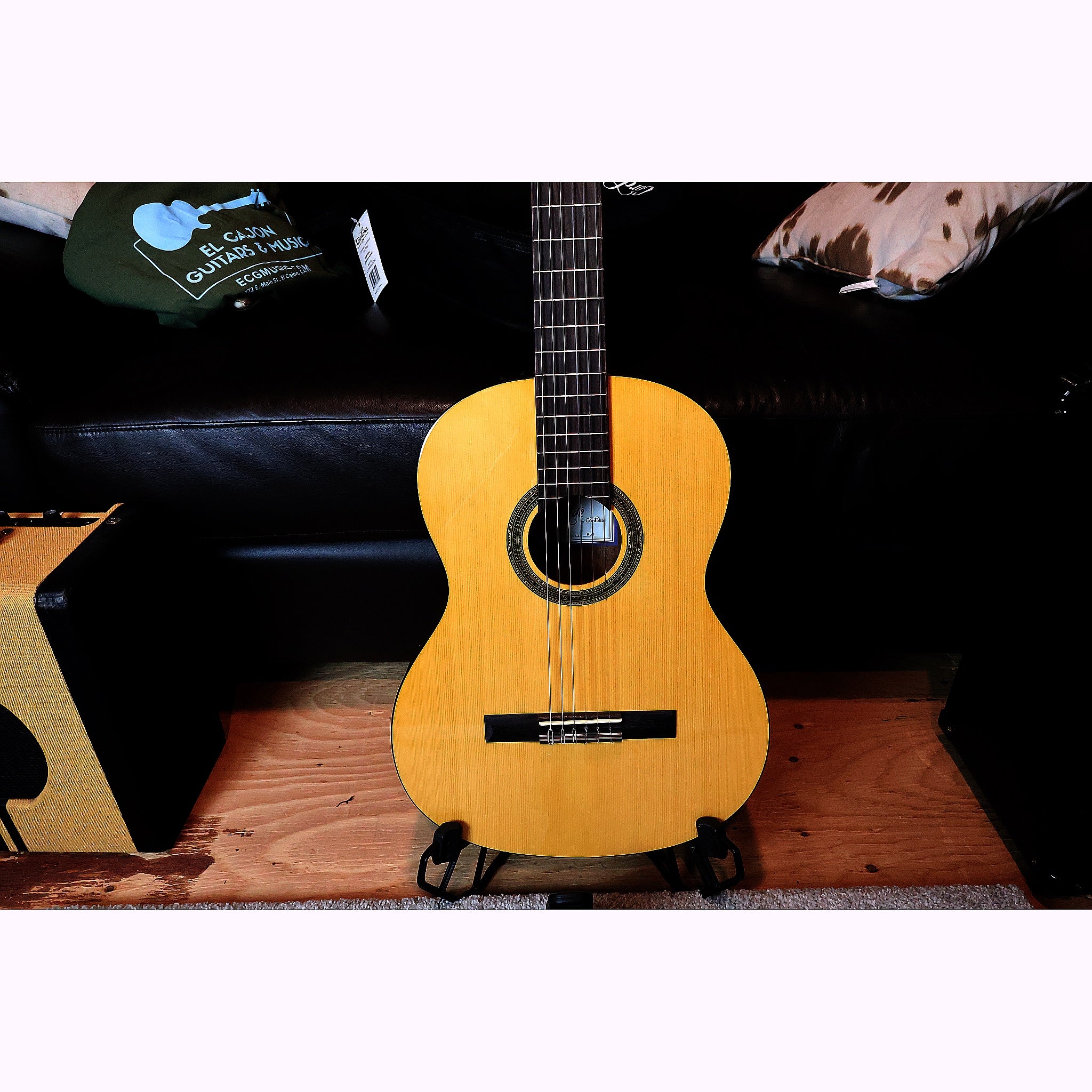 Córdoba C1 Gloss Classical Guitar with Gig Bag