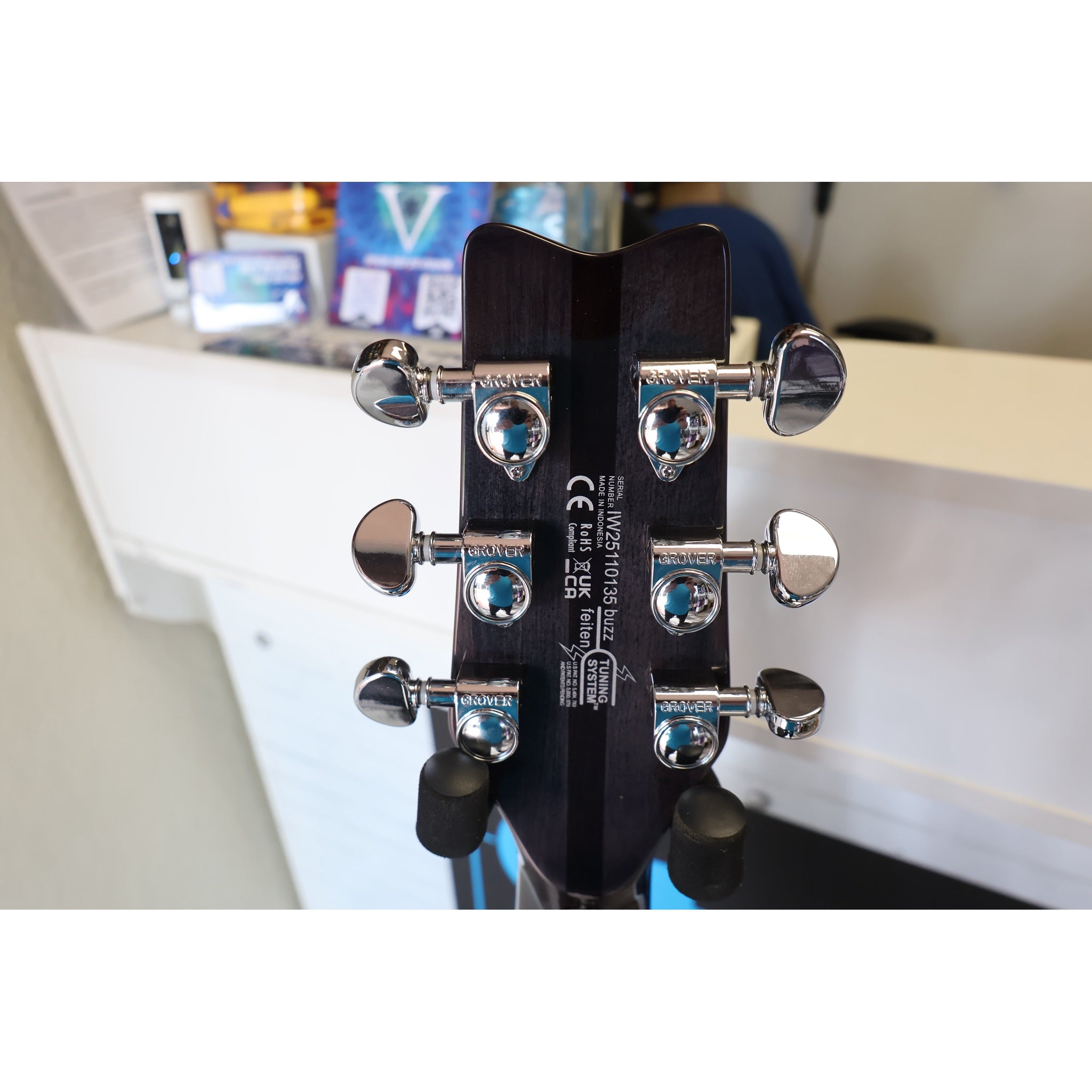 Washburn Wing Series Hawk H10TB-U Electric Guitar – Trans Black
