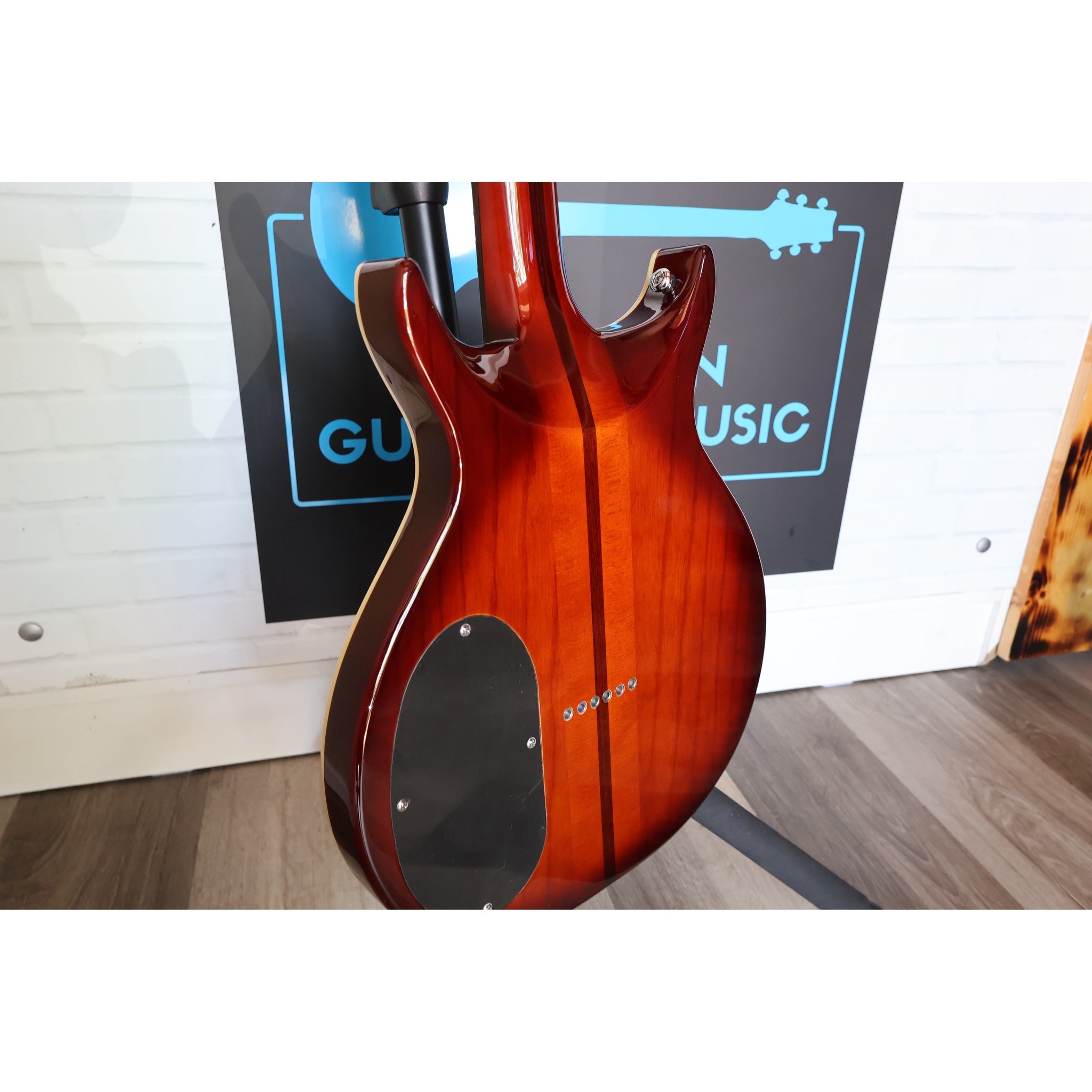 Washburn Wing Series Hawk H10TS-U – Tobacco Sunburst – In Stock