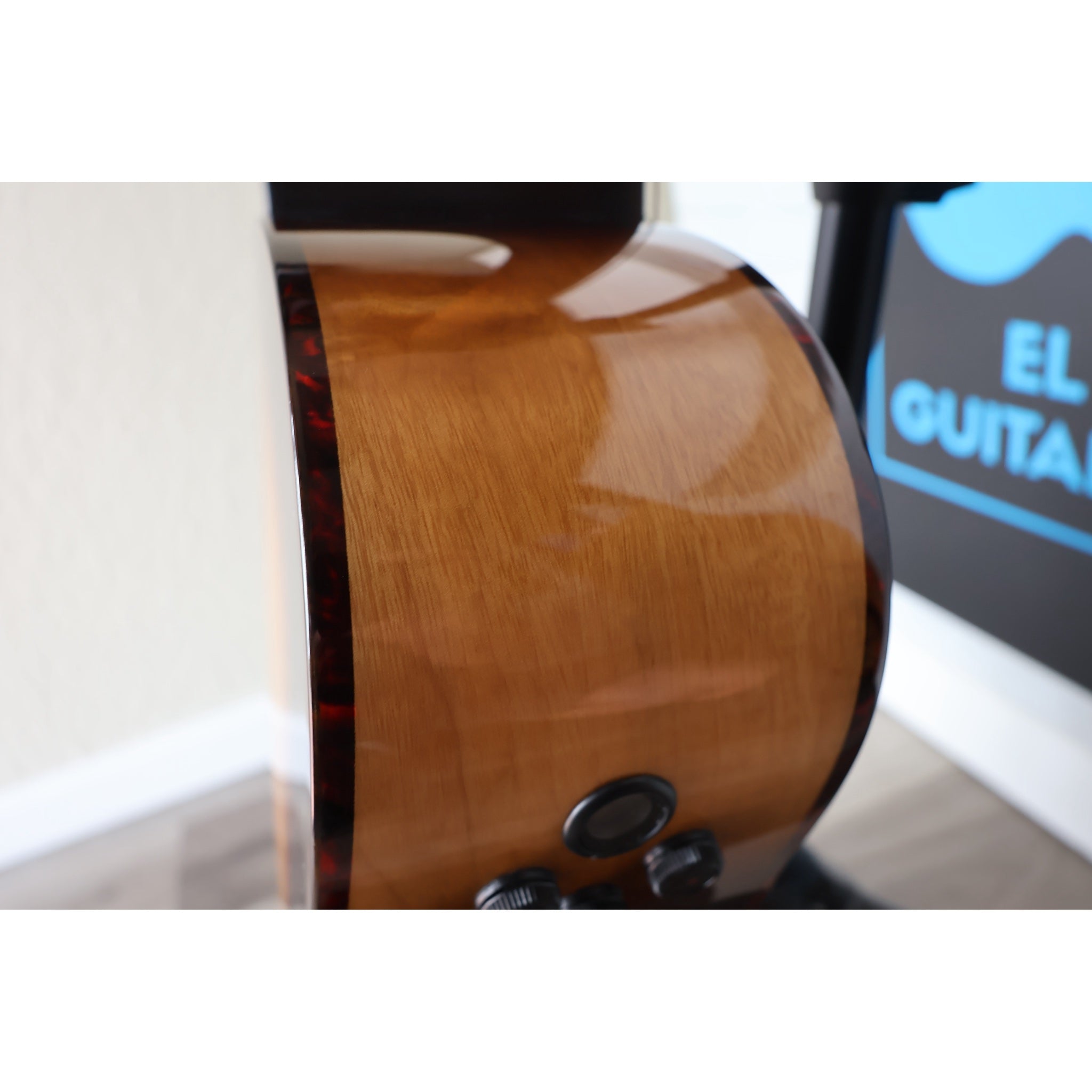 Breedlove Artista Pro Concerto CE Acoustic-Electric Guitar – Burnt Amber