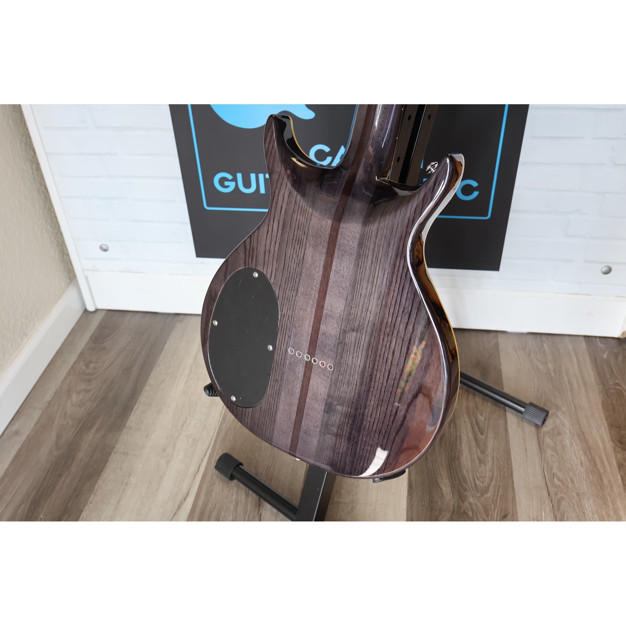Washburn Wing Series Hawk H10TB-U Electric Guitar – Trans Black