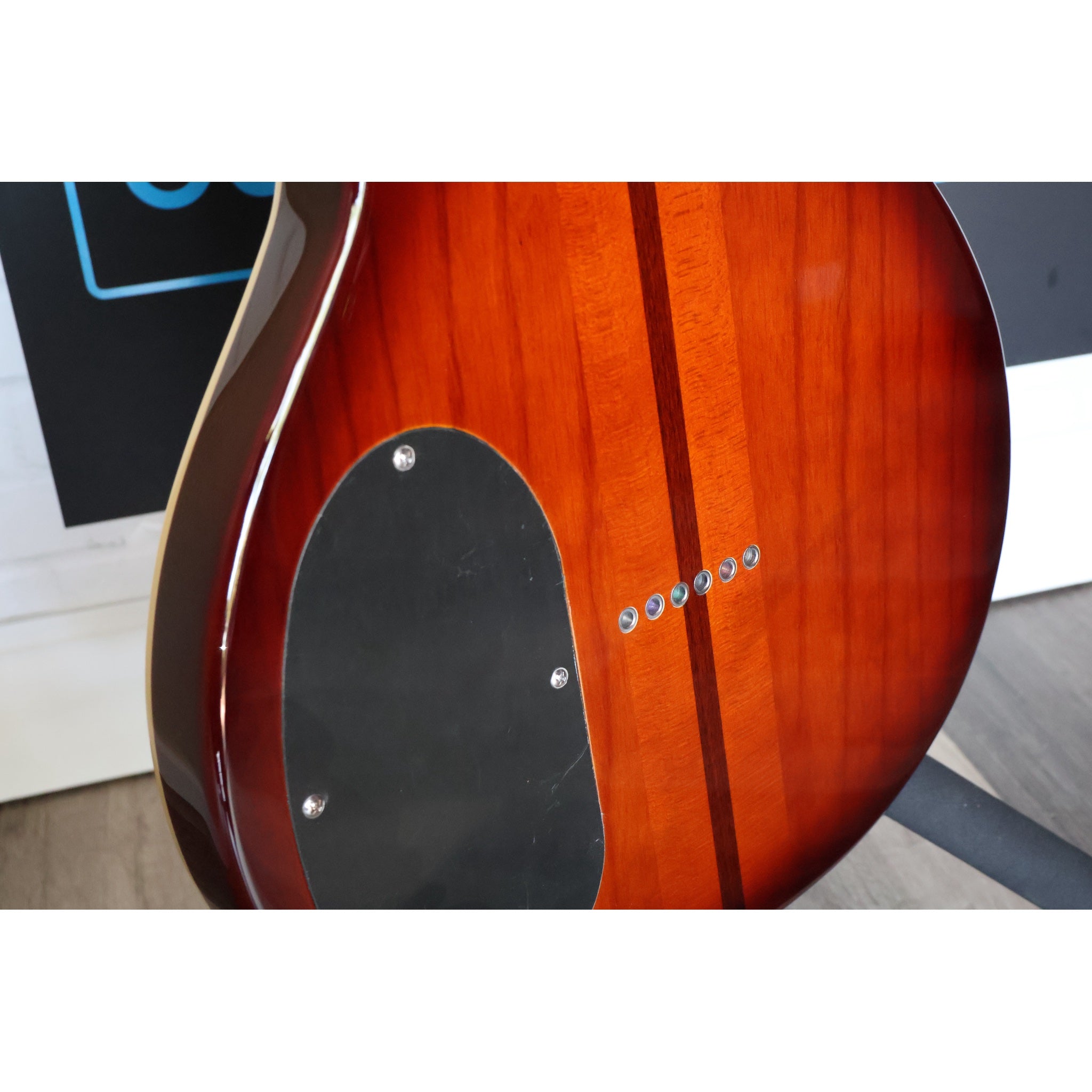 Washburn Wing Series Hawk H10TS-U – Tobacco Sunburst – In Stock