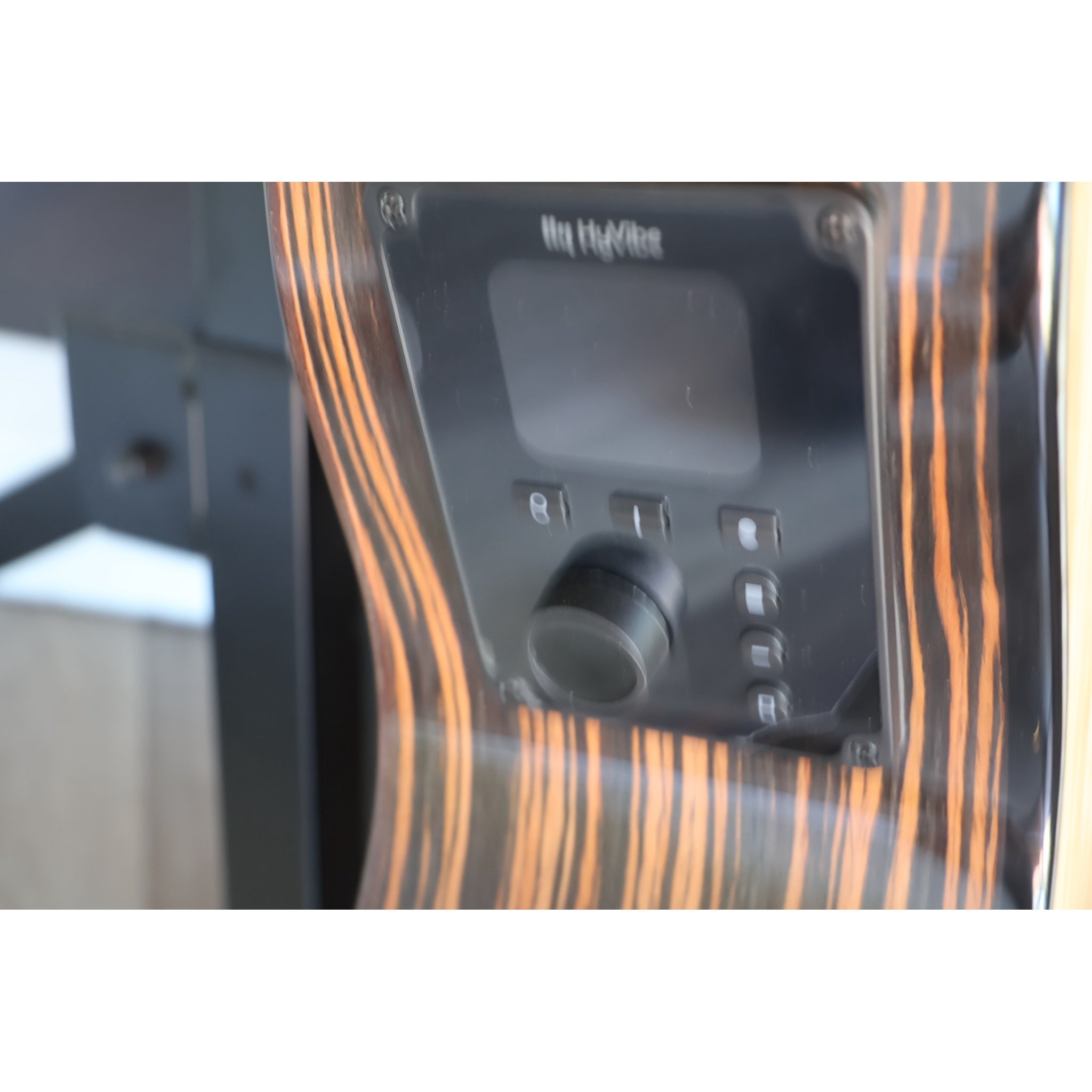 Lag HyVibe 50 Auditorium Bevel Cutaway Acoustic-Electric Smart Guitar