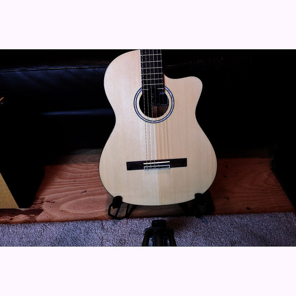 Córdoba Fusion 5 Nylon String Crossover Classical Guitar
