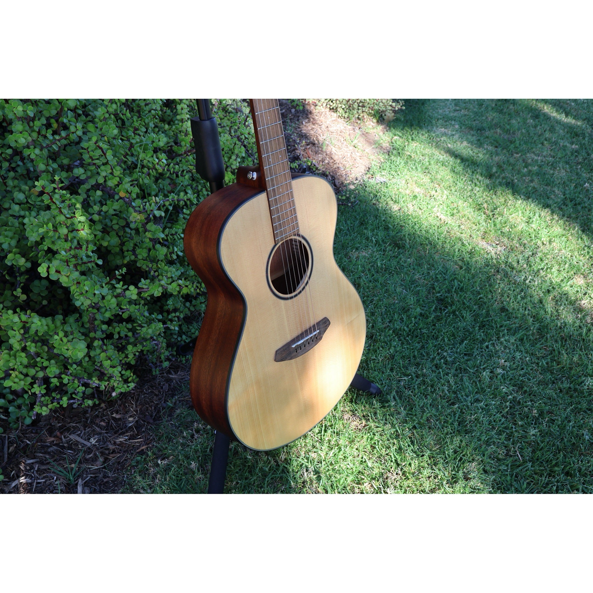 Breedlove Discovery S Concert LH Left-Handed Acoustic-Electric Guitar