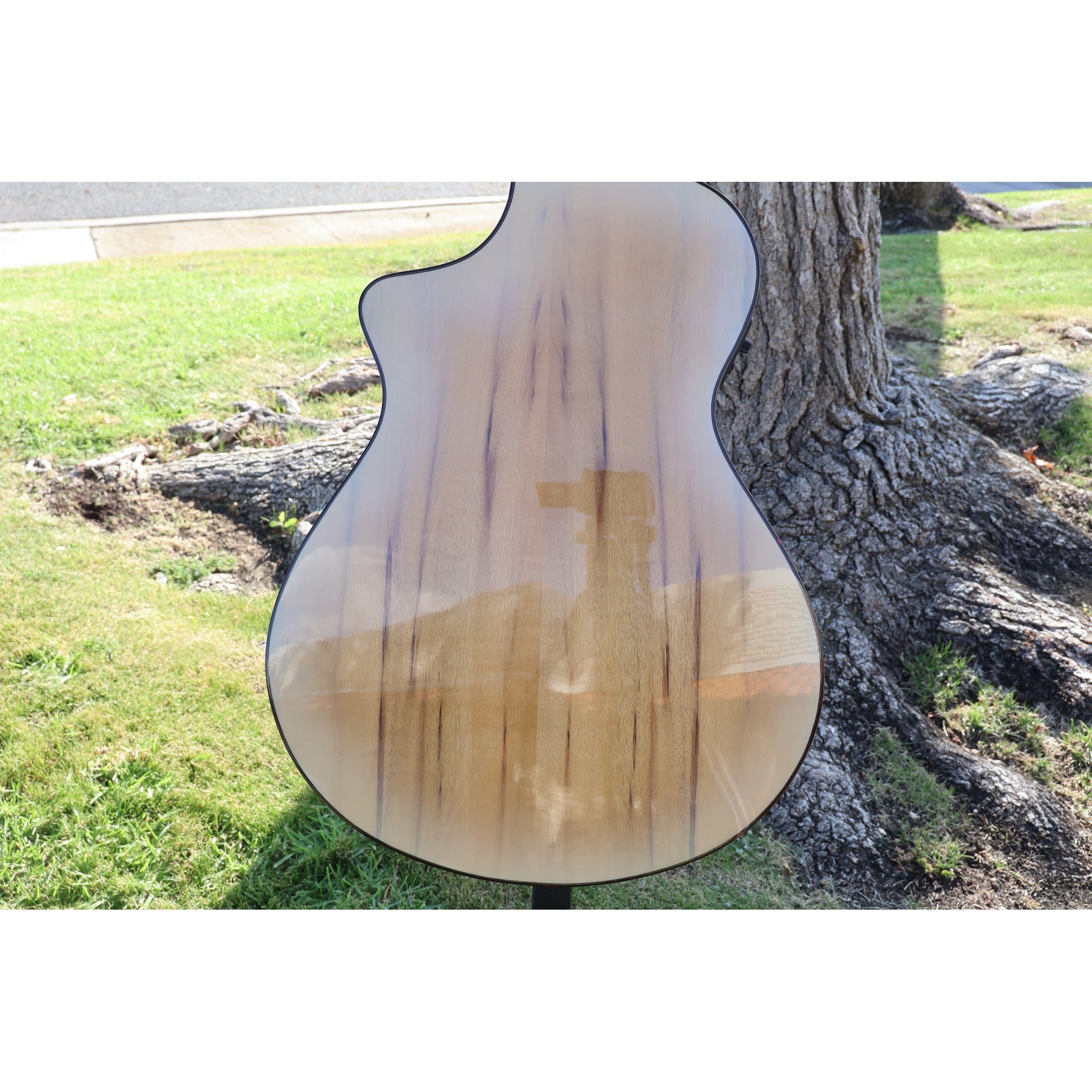 Breedlove Pursuit Exotic S Limited Edition Concert CE Acoustic-Electric Guitar – White Sand