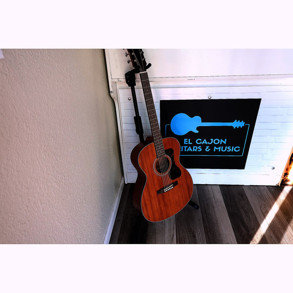 Guild OM-320 NAT Solid Top Orchestra Acoustic Guitar