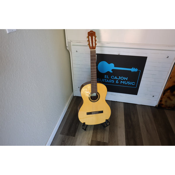 Córdoba C1 Gloss Classical Guitar with Gig Bag