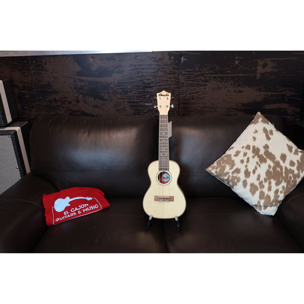 Amahi UK770C Concert Ukulele – Spalted Maple with Gig Bag