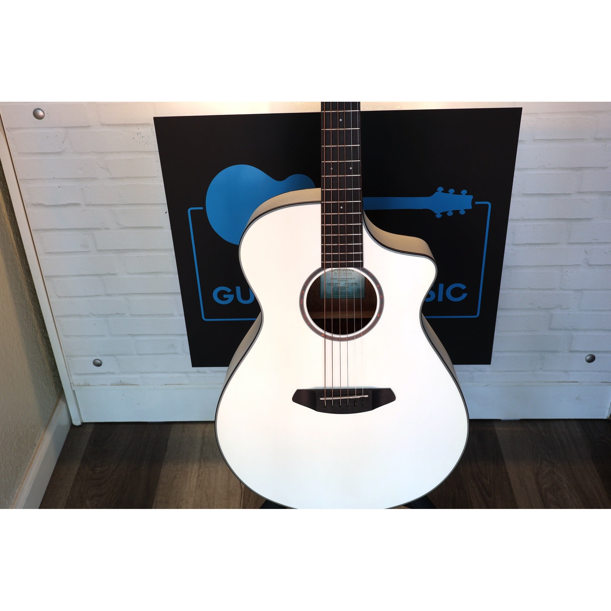 Breedlove Acoustic Electric Guitar European Spruce - African Mahogany Discovery S Concert Satin White CE