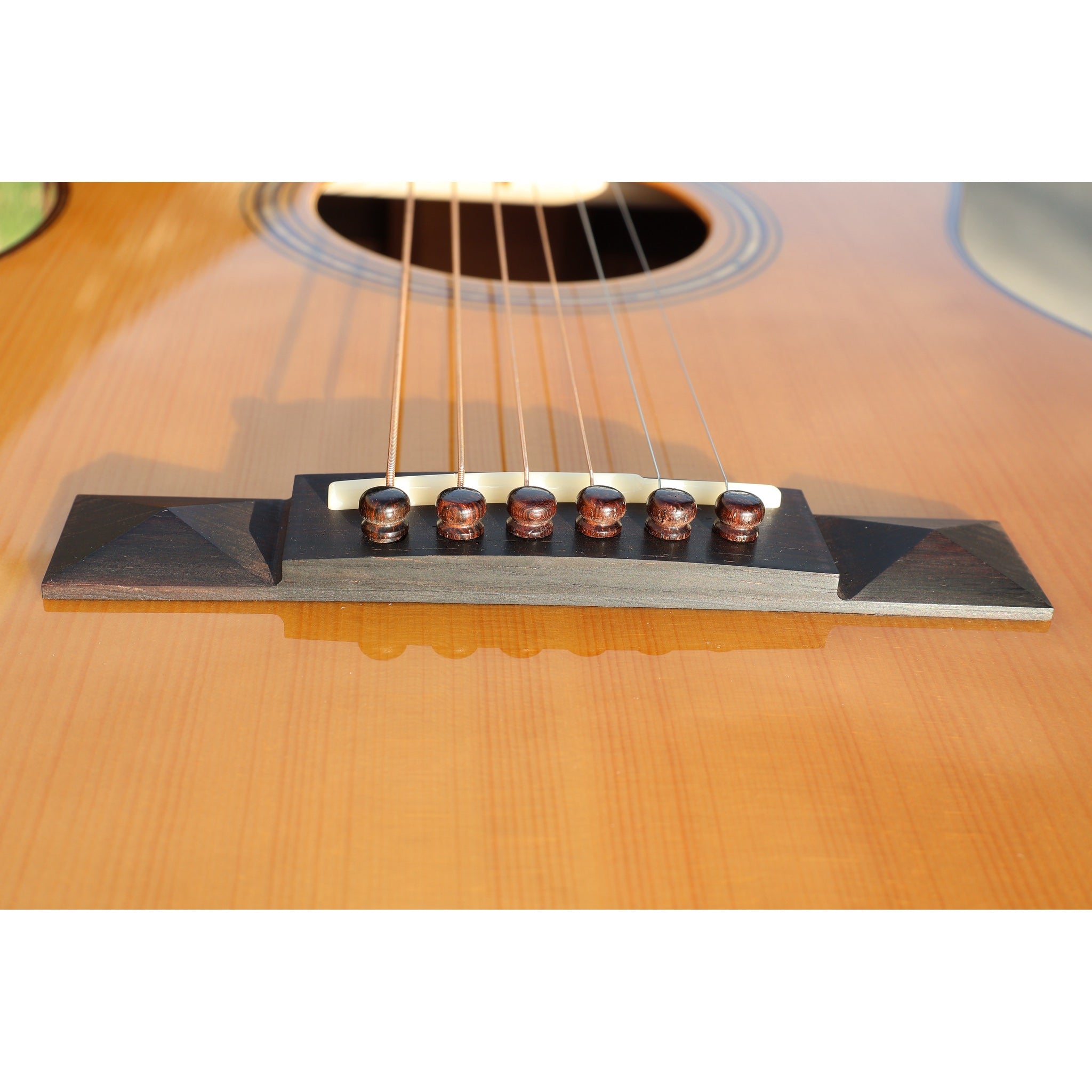 Bedell Bahia Parlor Adirondack Spruce & Brazilian Rosewood Acoustic Guitar – Tea Burst