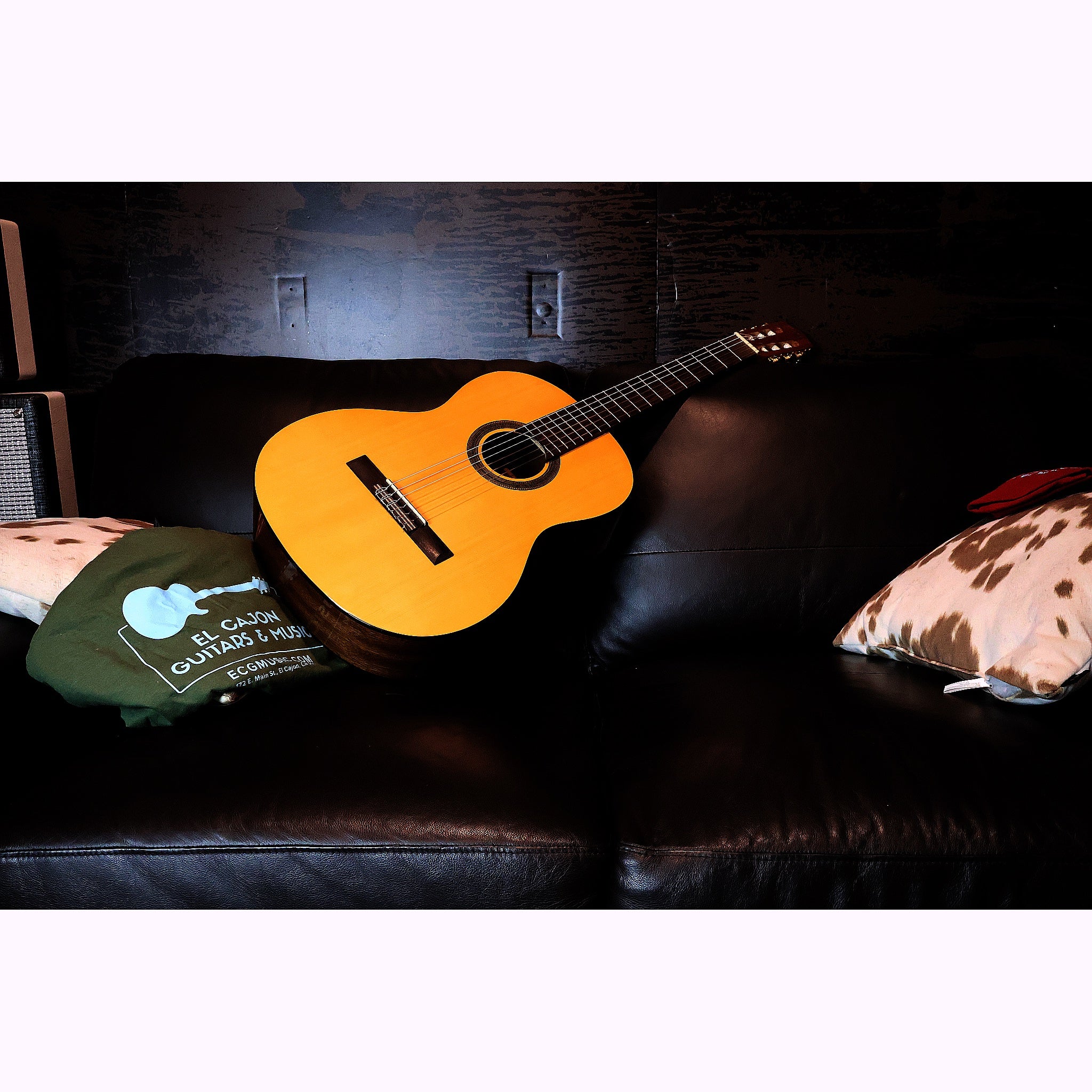 Córdoba C1 Gloss Classical Guitar with Gig Bag