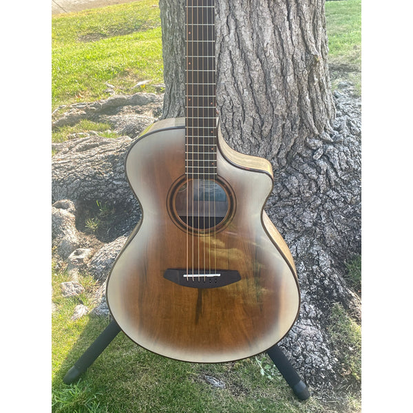 Breedlove Pursuit Exotic S Limited Edition Concert CE Acoustic-Electric Guitar – White Sand