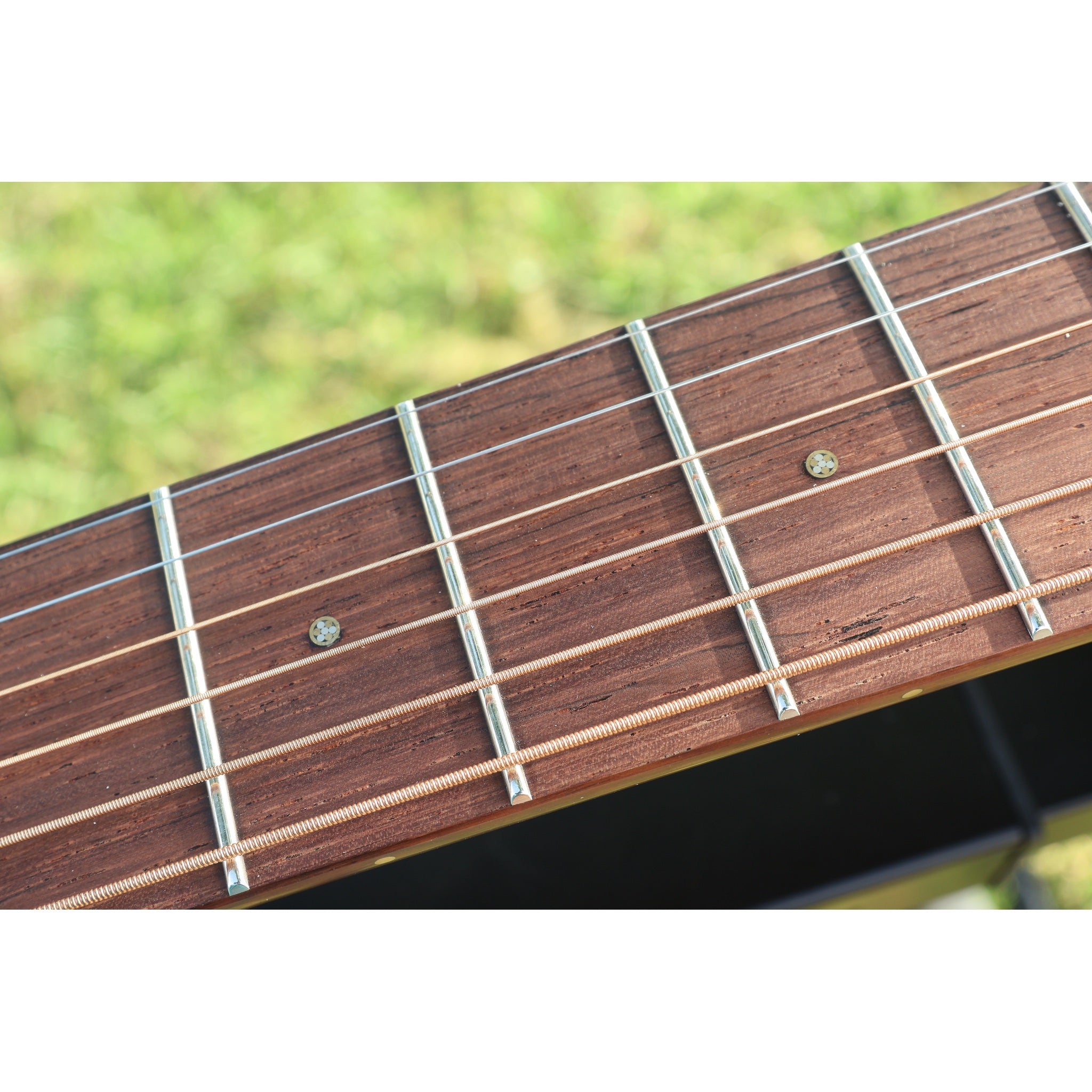 Bedell Bahia Parlor Adirondack Spruce & Brazilian Rosewood Acoustic Guitar – Tea Burst