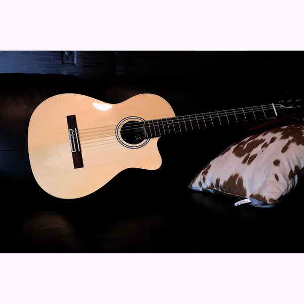 Córdoba Fusion 5 Nylon String Crossover Classical Guitar