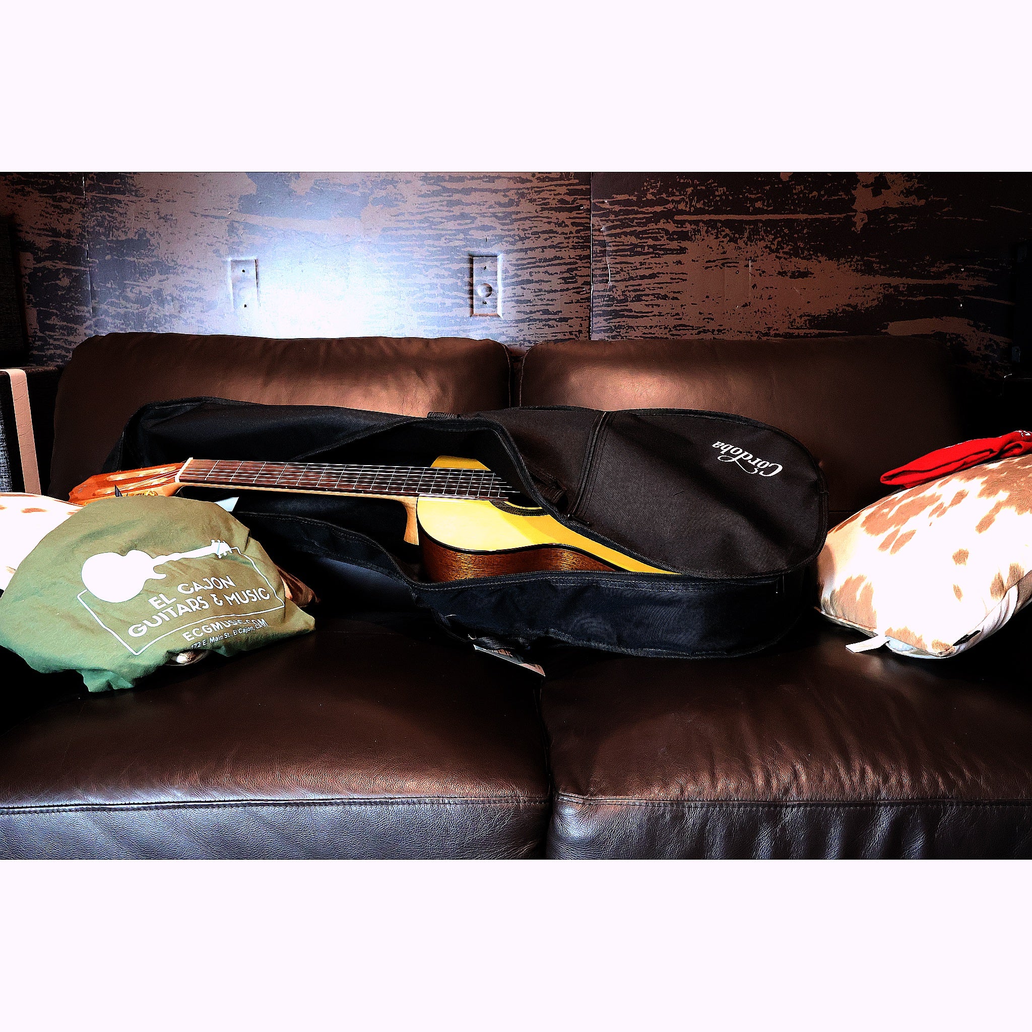 Córdoba C1 Gloss Classical Guitar with Gig Bag
