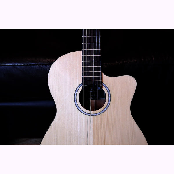Córdoba Fusion 5 Nylon String Crossover Classical Guitar