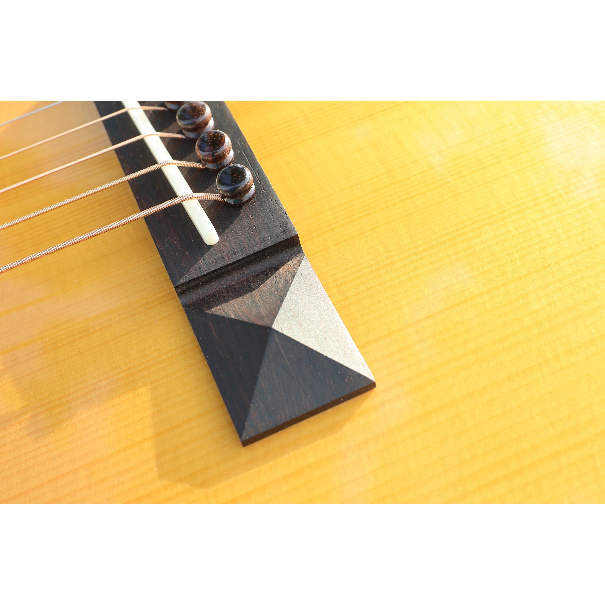 Bedell Bahia Parlor Adirondack Spruce & Brazilian Rosewood Acoustic Guitar – Tea Burst