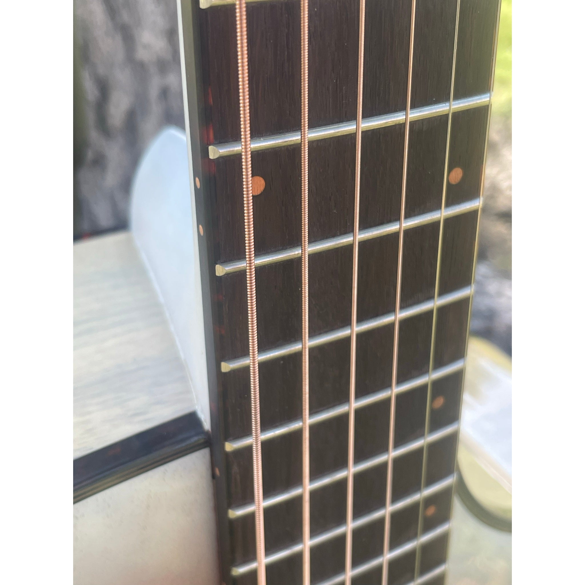 Breedlove Pursuit Exotic S Limited Edition Concert CE Acoustic-Electric Guitar – White Sand
