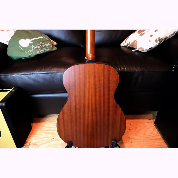 Guild OM-320 NAT Solid Top Orchestra Acoustic Guitar