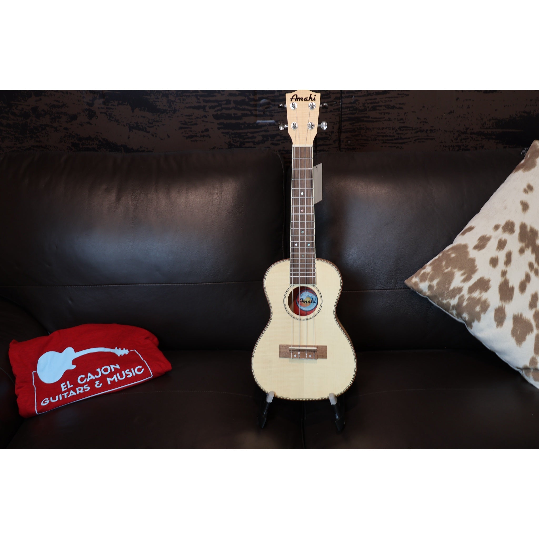 Amahi UK550C Concert Ukulele – Flamed Maple, Satin Finish w/ Gig Bag
