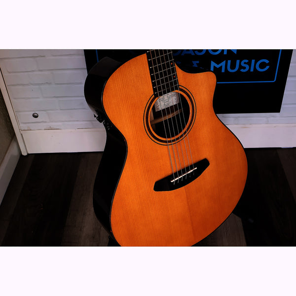 Breedlove Performer Pro Concert CE Acoustic-Electric Guitar – Aged Toner