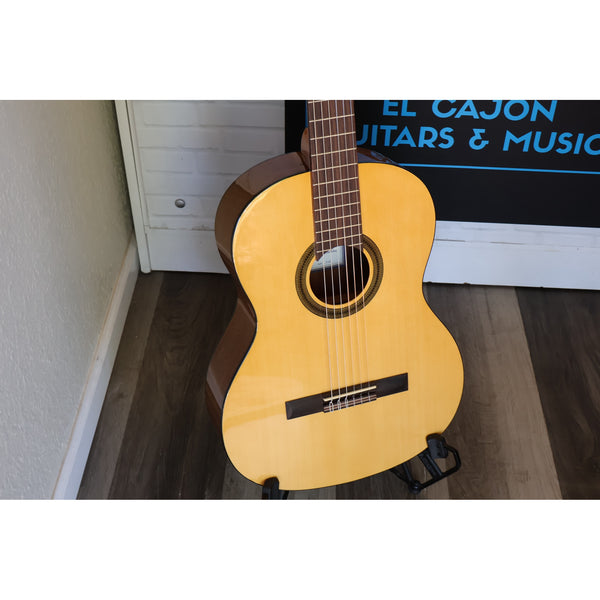 Córdoba C1 Gloss Classical Guitar with Gig Bag